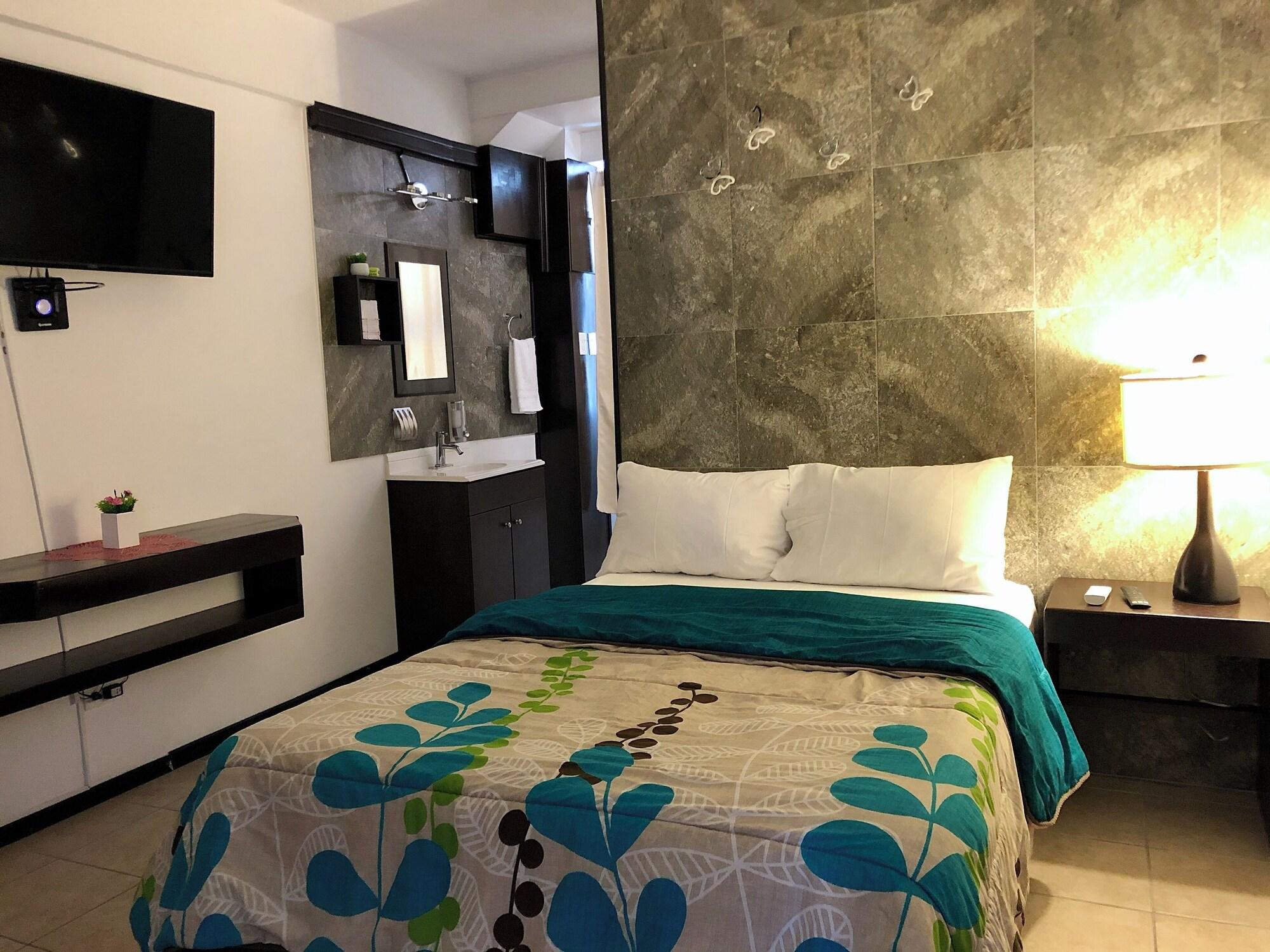 Varios Cabo Tortuga Hotel Boutique