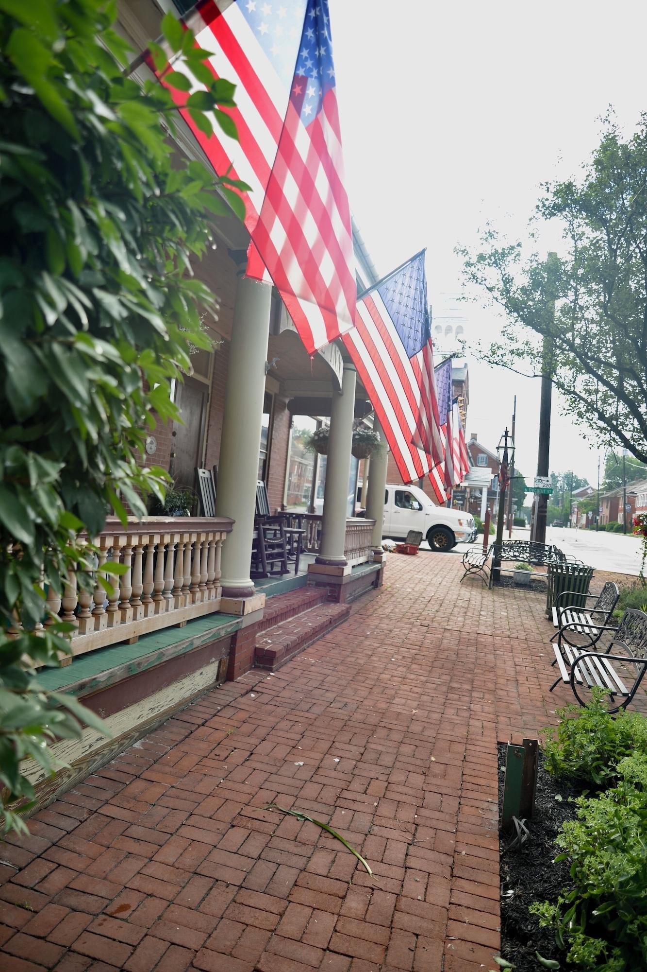 Vista Exterior Strasburg Village Inn