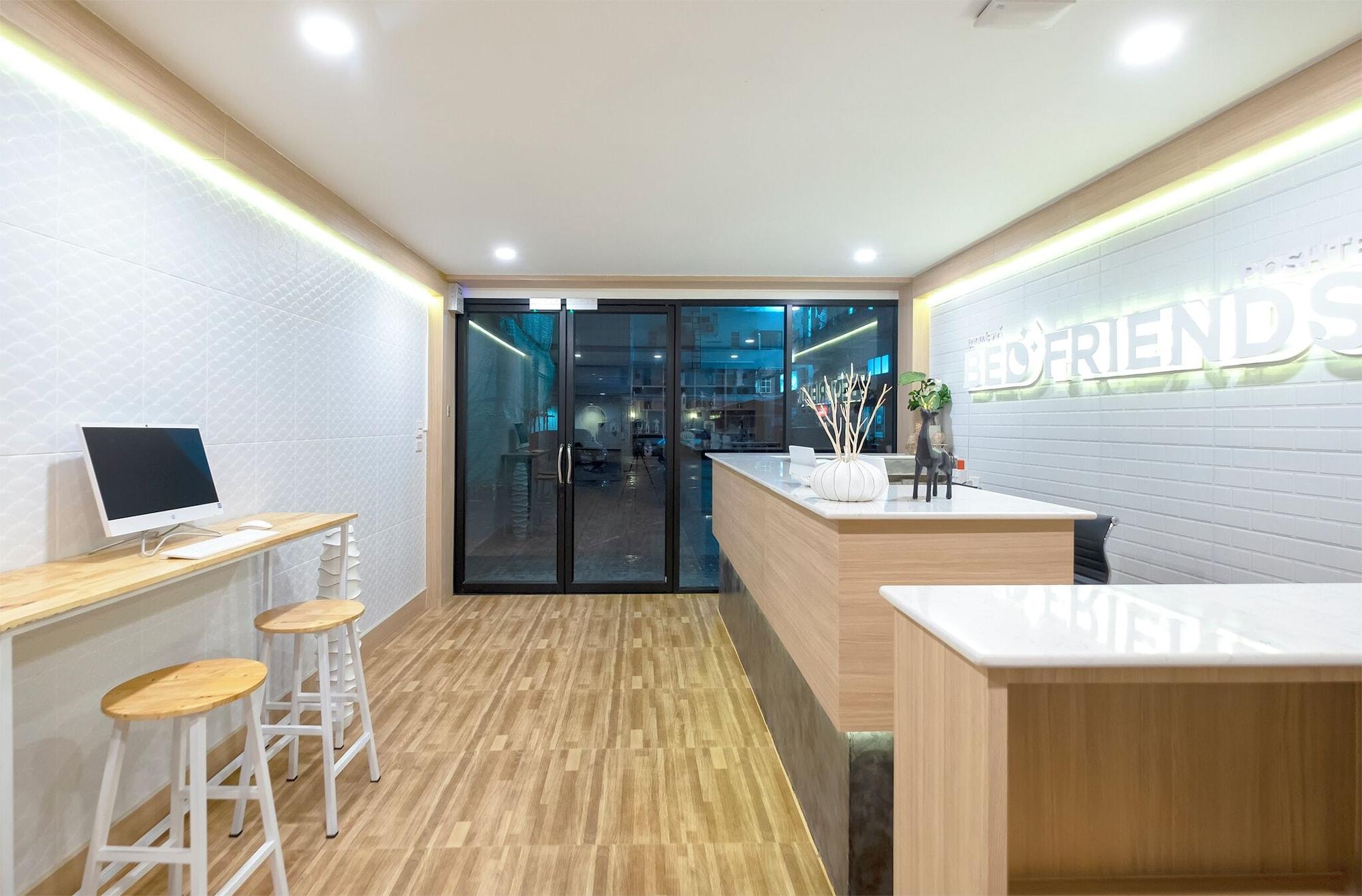 Vista Lobby BED Friends Poshtel