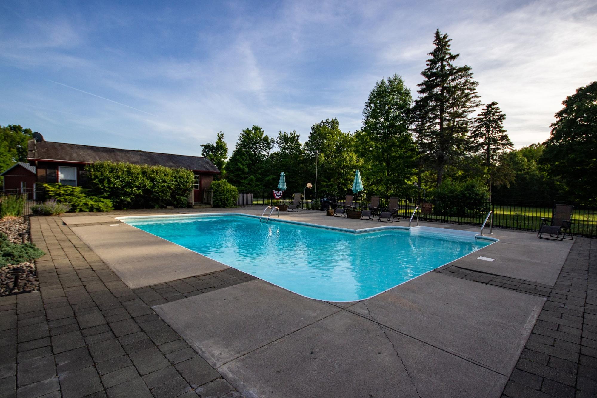 Vista Piscina Saint Huberts Lodge