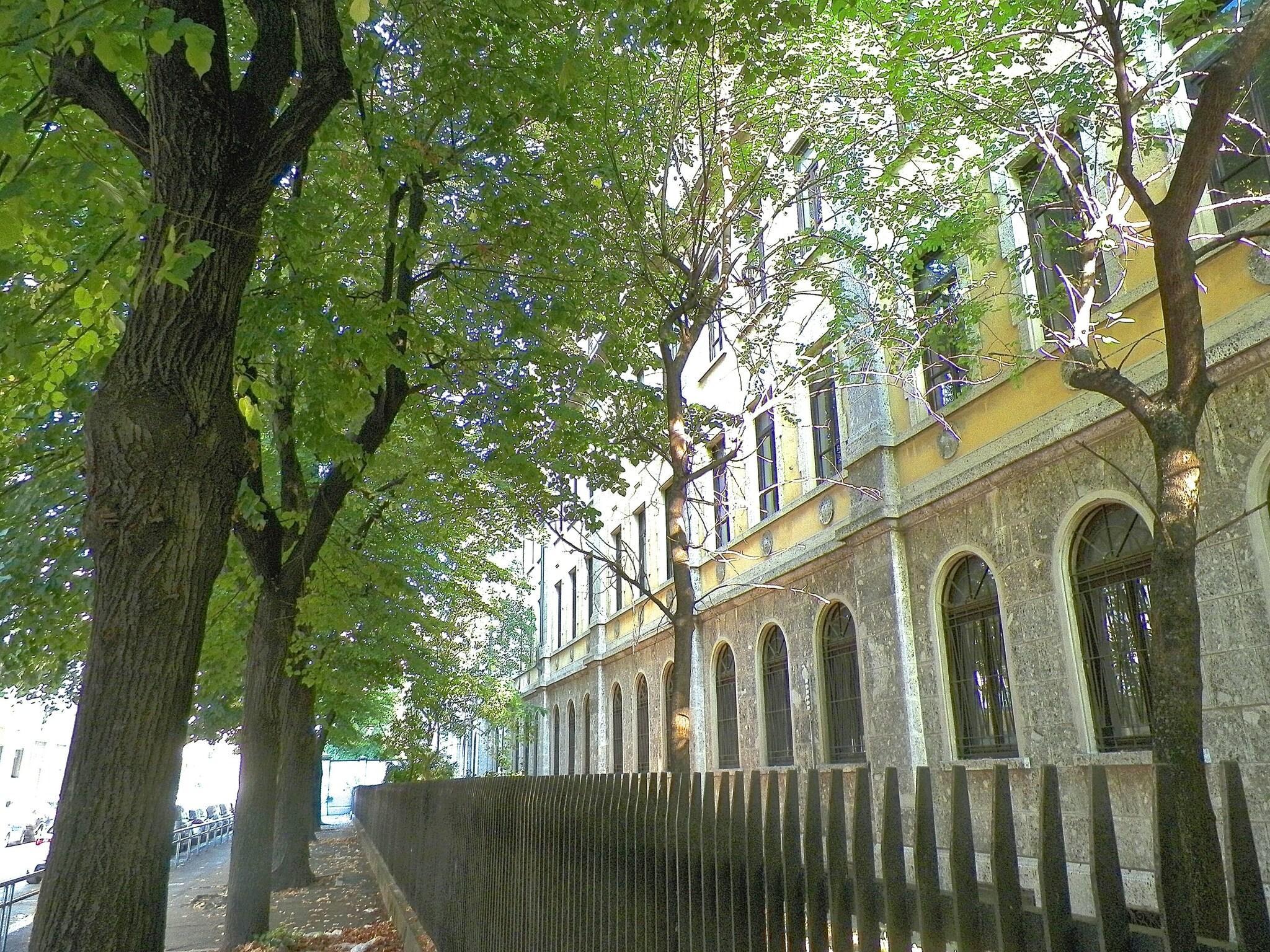 Vista Exterior Aiello Suites Executive