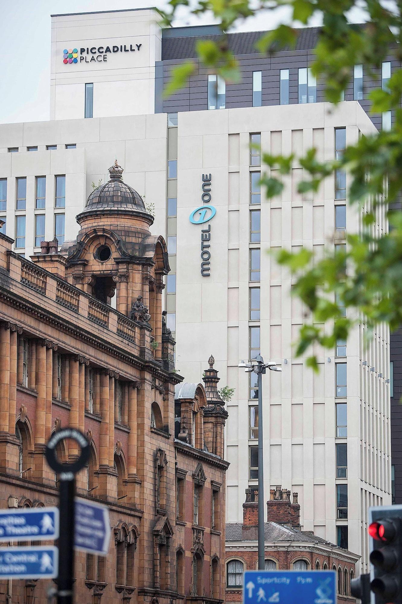 Vista Exterior Motel One Manchester Piccadilly