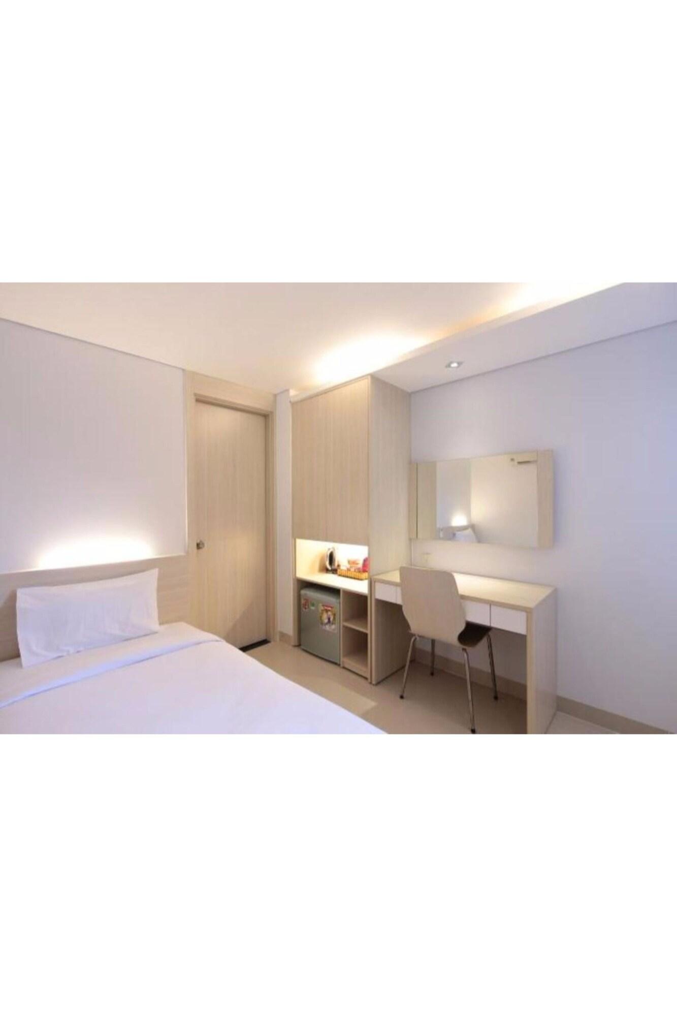Varios Tristar Hotel