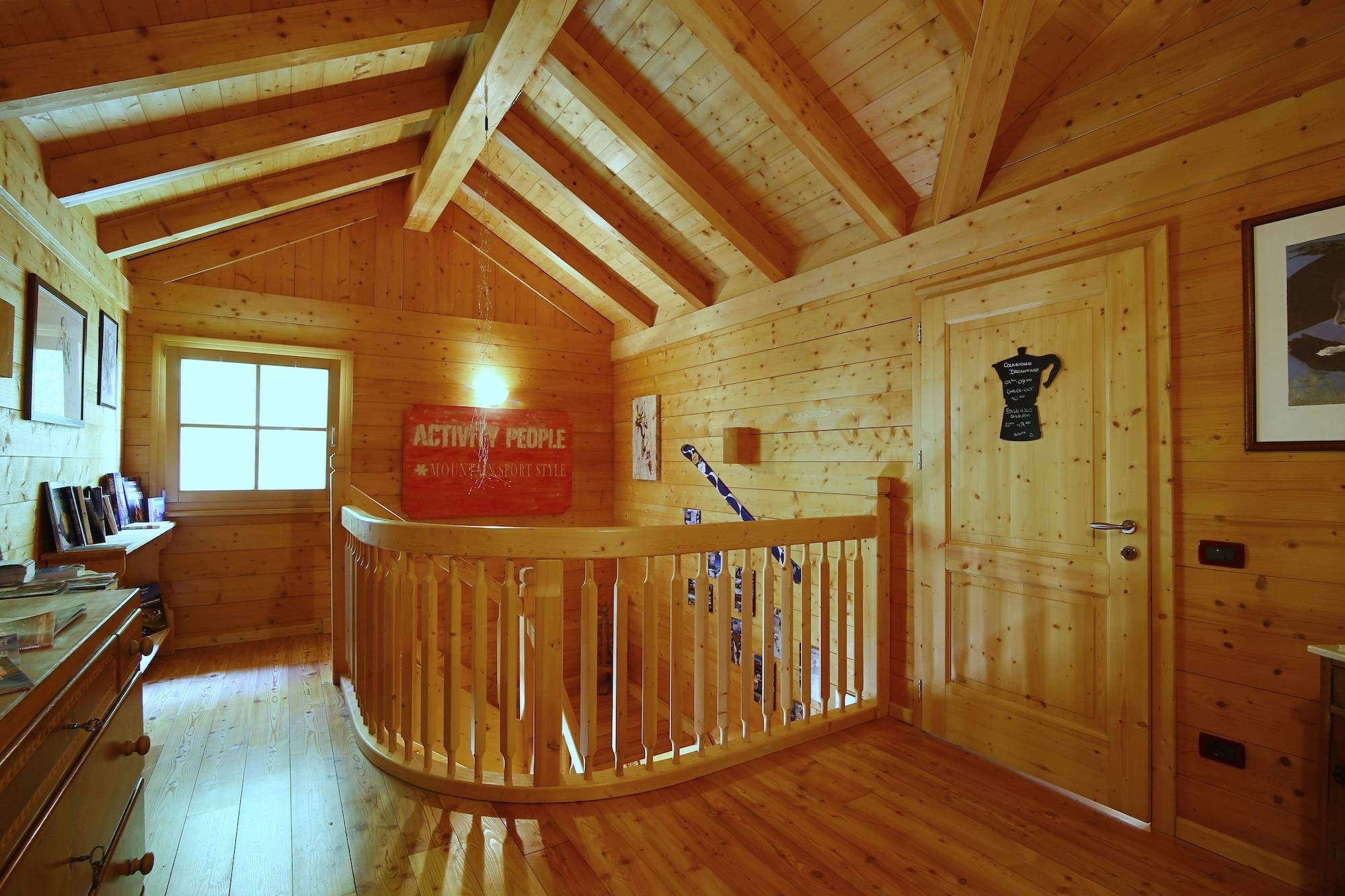 Vista Lobby Activity B&B