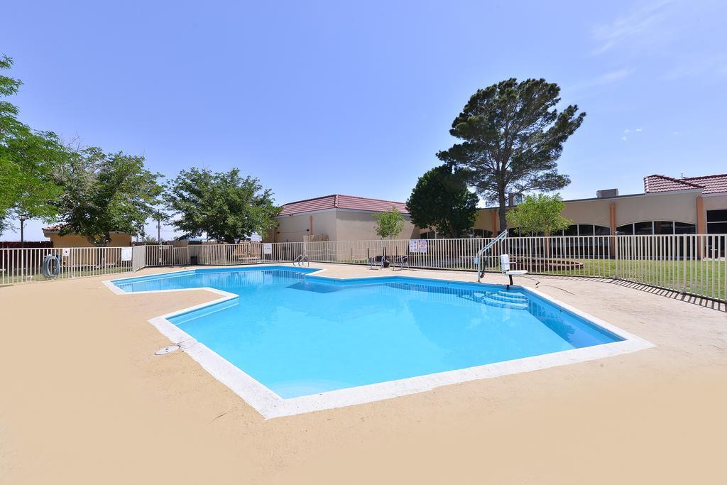 Vista Exterior Motel 6 Pecos, TX