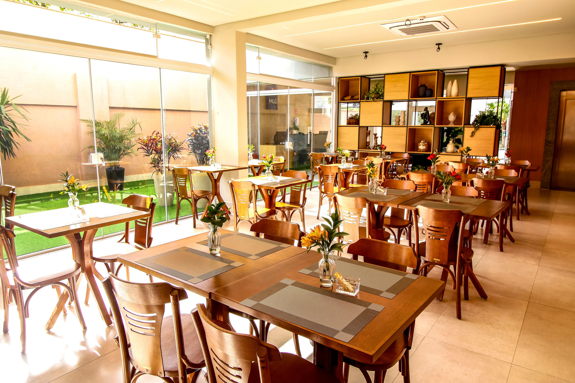 Restaurant MLG HOTEL