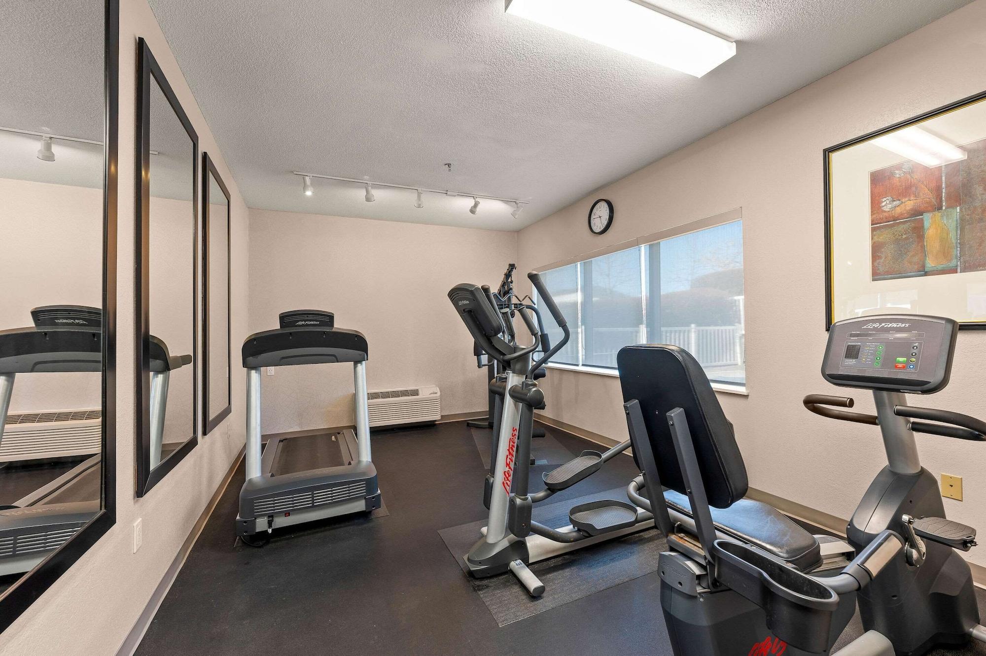 Gimnasio Country Inn & Suites by Radisson, Asheville - Outlet Mall
