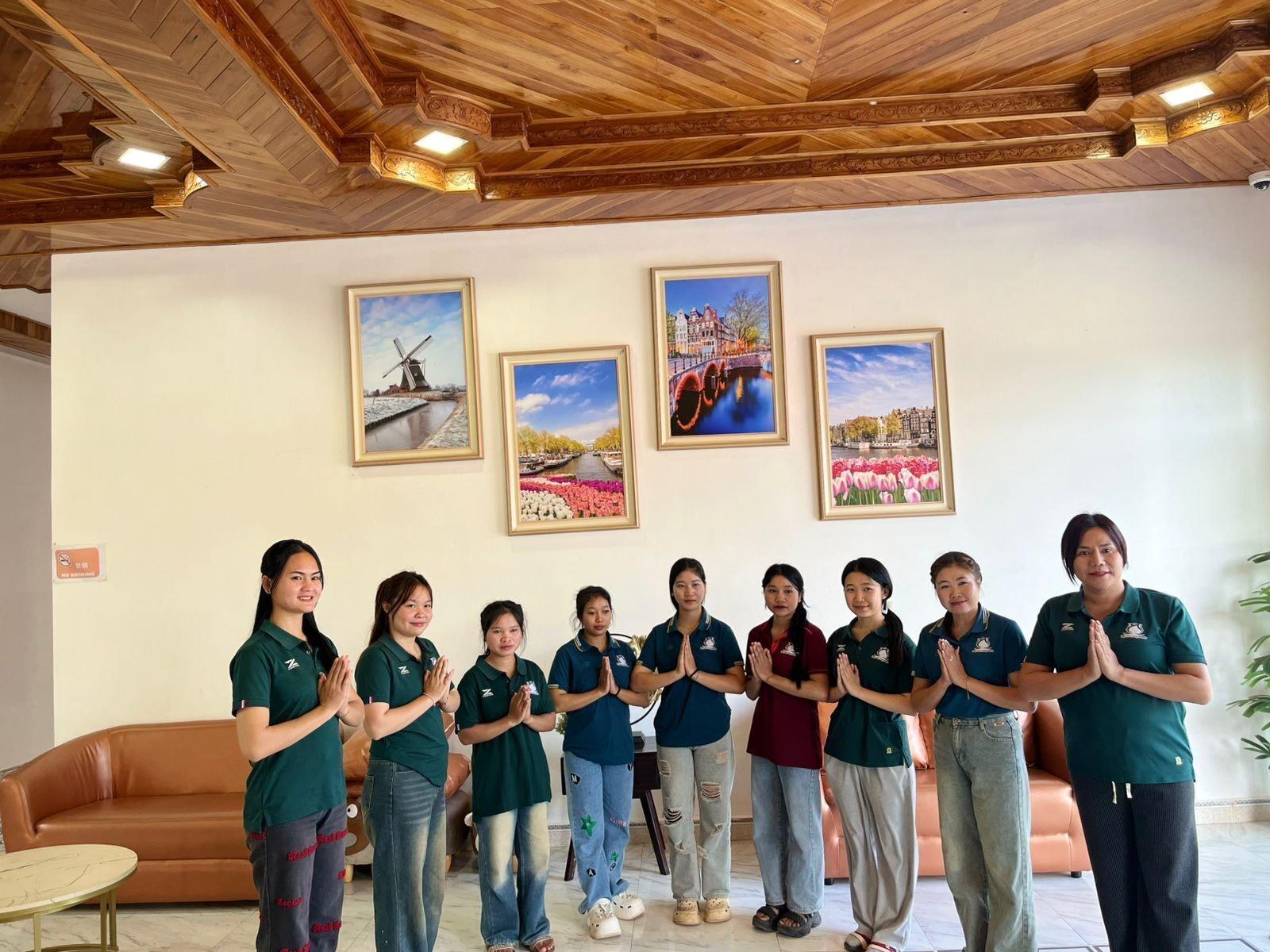 Vista Lobby Tulip Hotel