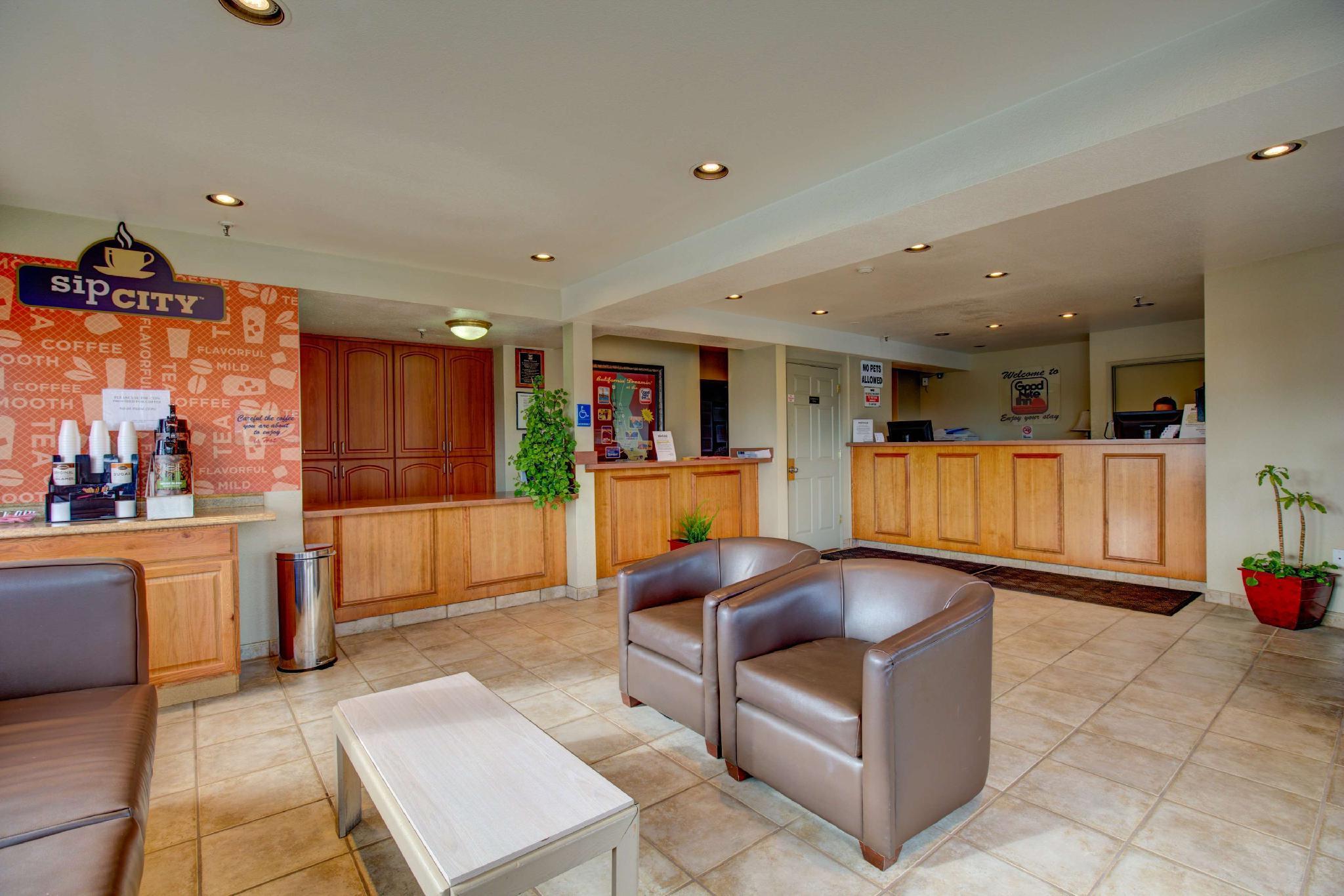 Vista Lobby Rodeway Inn Sacramento-University Area