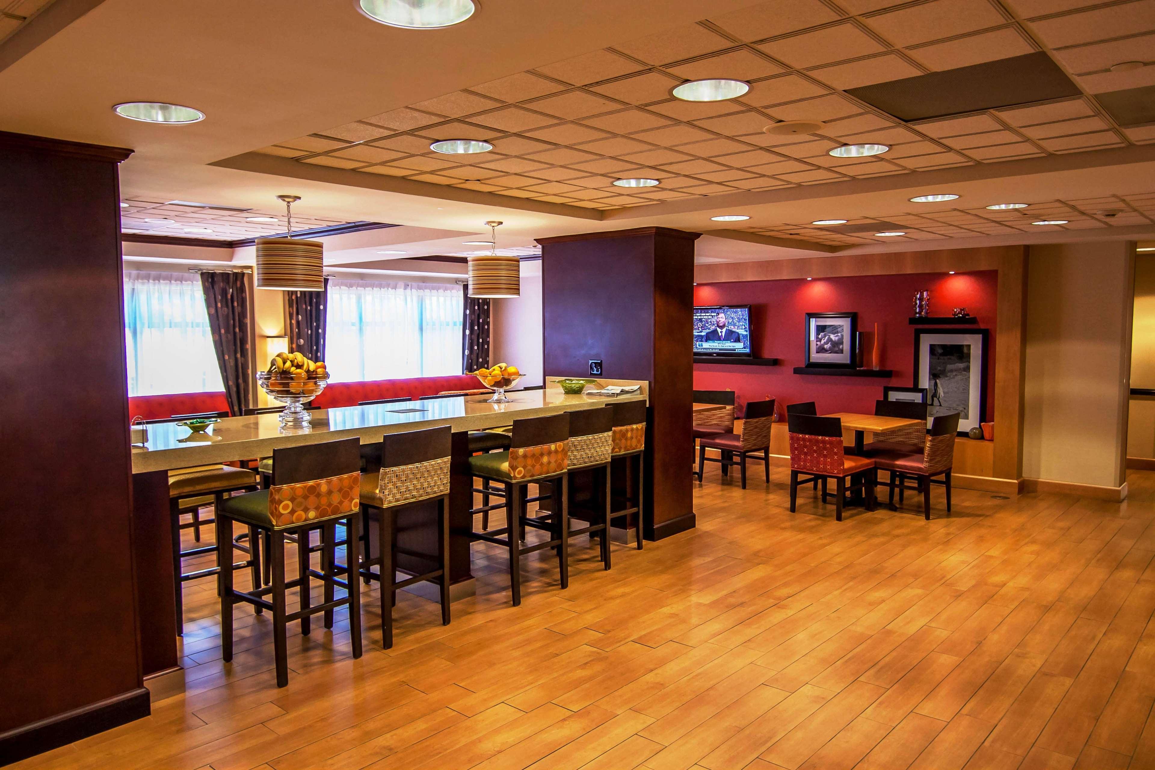 Bar/Salón Hampton Inn Groton