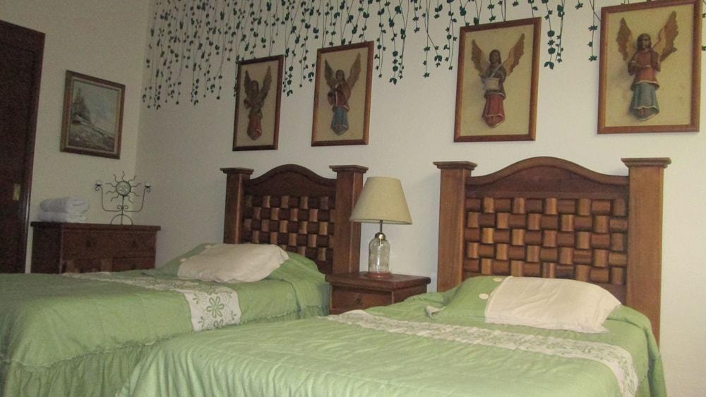 Varios Hostal La Encantada