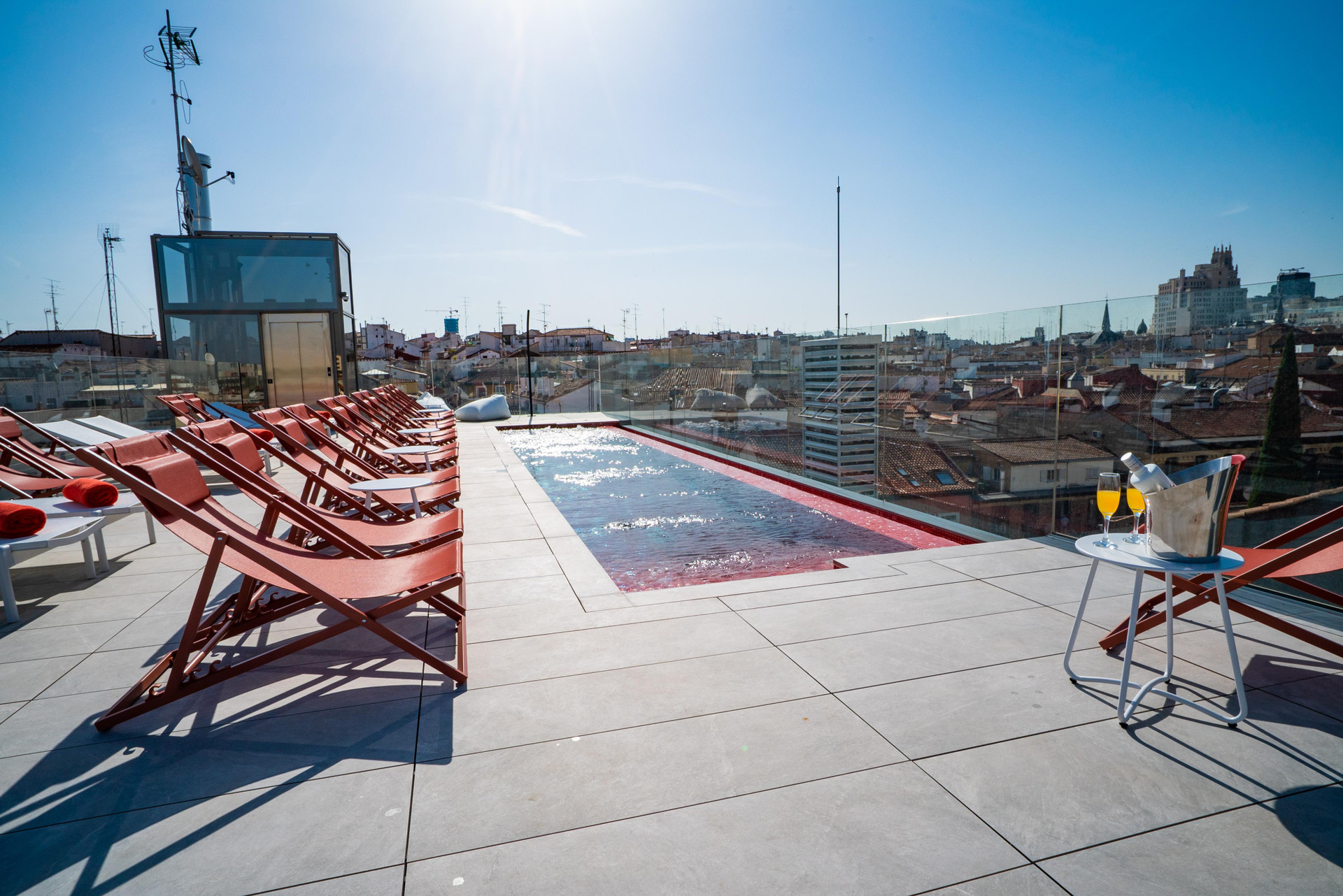 Vista Exterior Akeah Hotel Gran Via