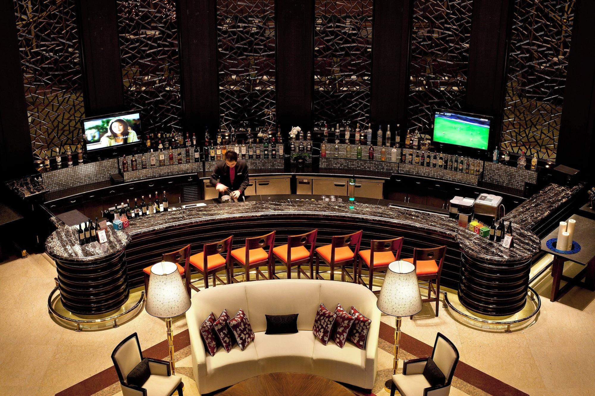 Vista Lobby Courtyard by Marriott Shanghai Pudong