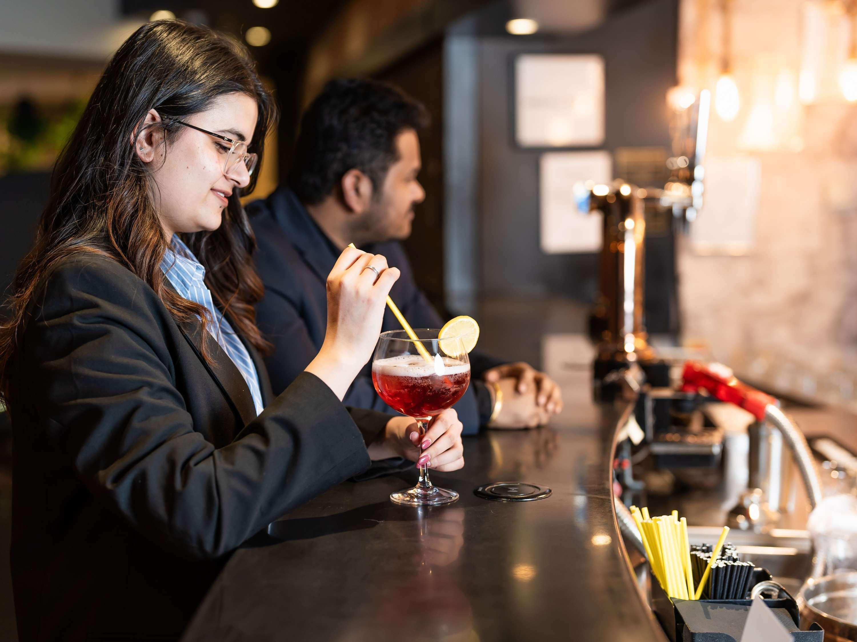 Bar/Salón Novotel Milton Keynes
