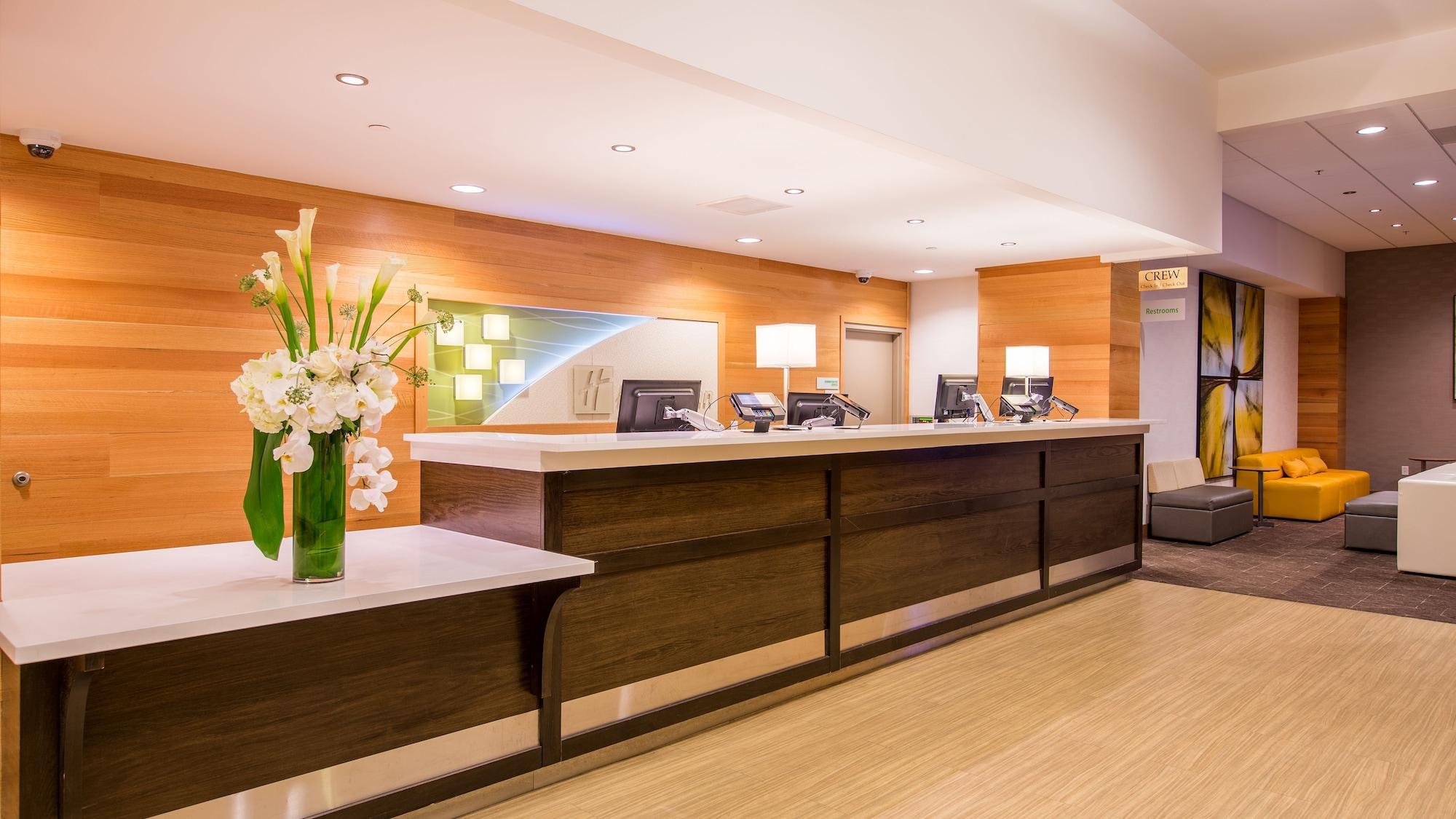 Vista Lobby Holiday Inn Golden Gateway by IHG