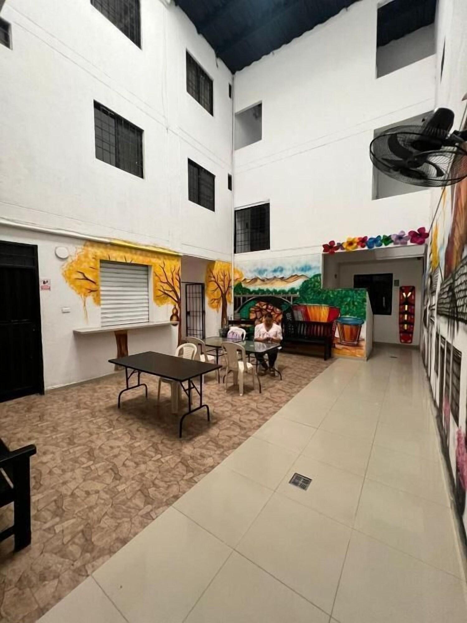 Comodidades del Alojamiento Aparta Hotel El Cacique Upar