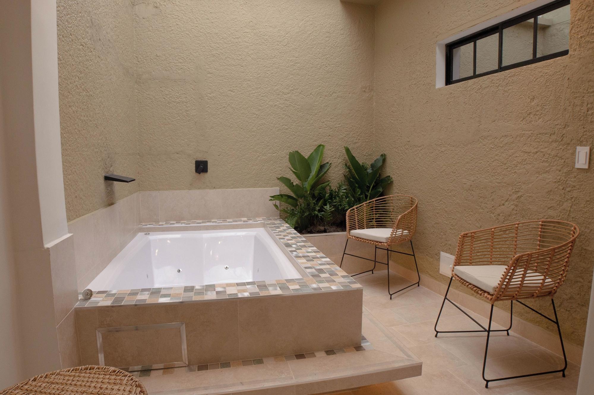 Vista Piscina Hotel La Casona Laureles Medellin