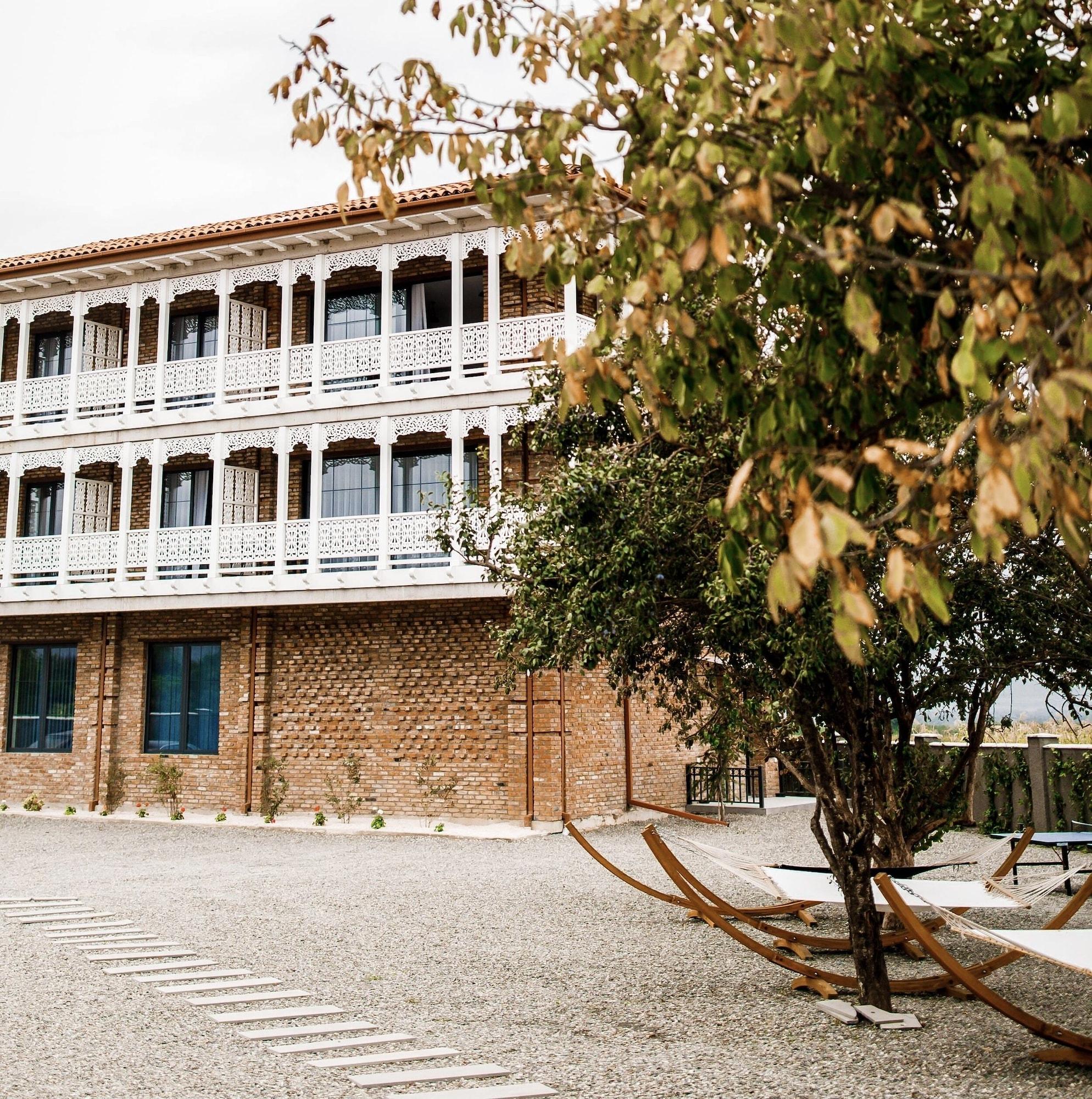 Vista Exterior Chateau Artwine
