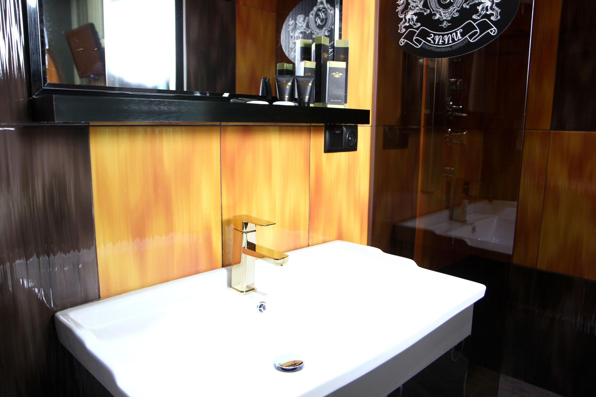 Equipamiento de Habitación Hotel Roma Yerevan & Tours