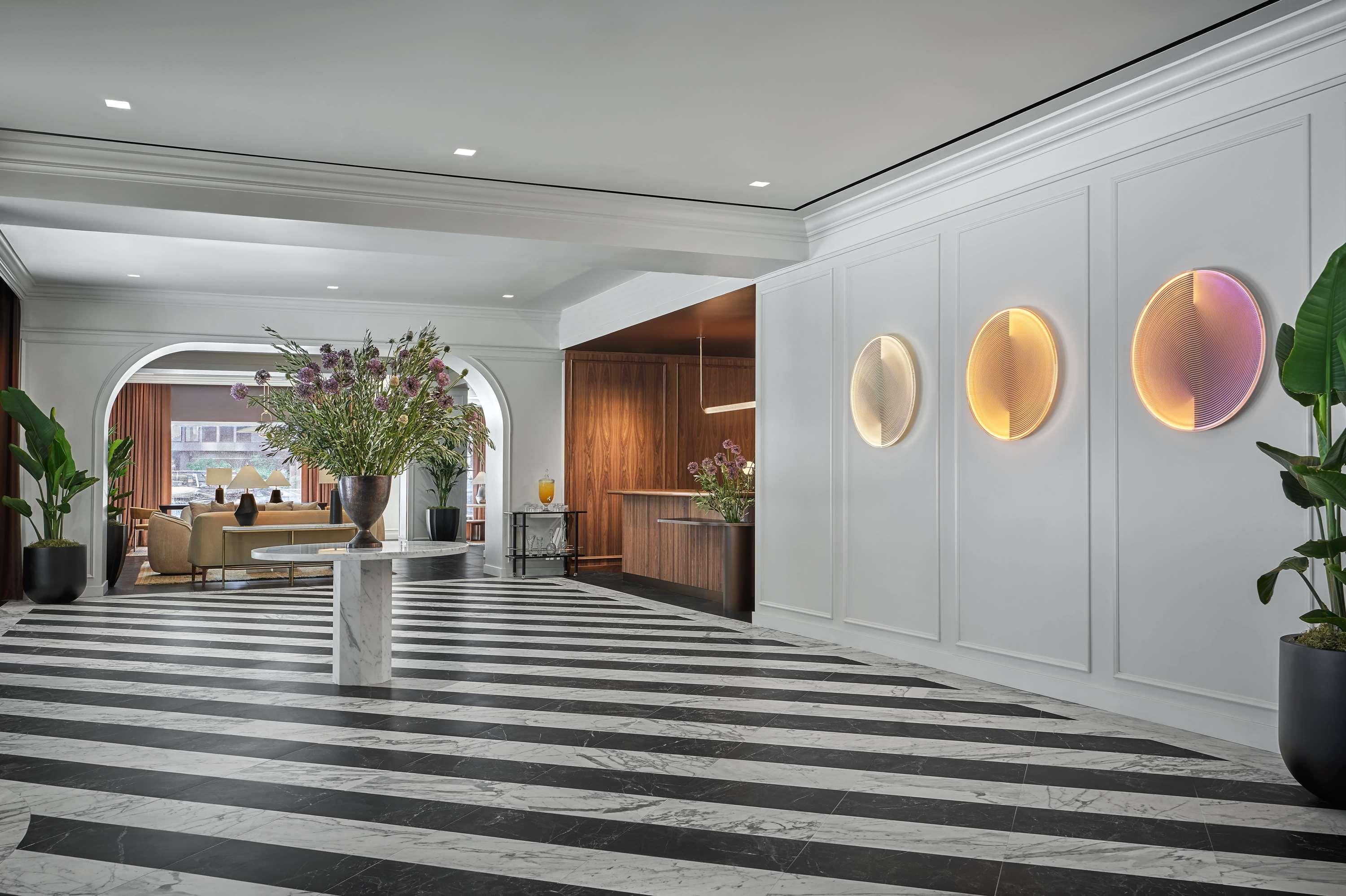 Vista Lobby Pendry Chicago