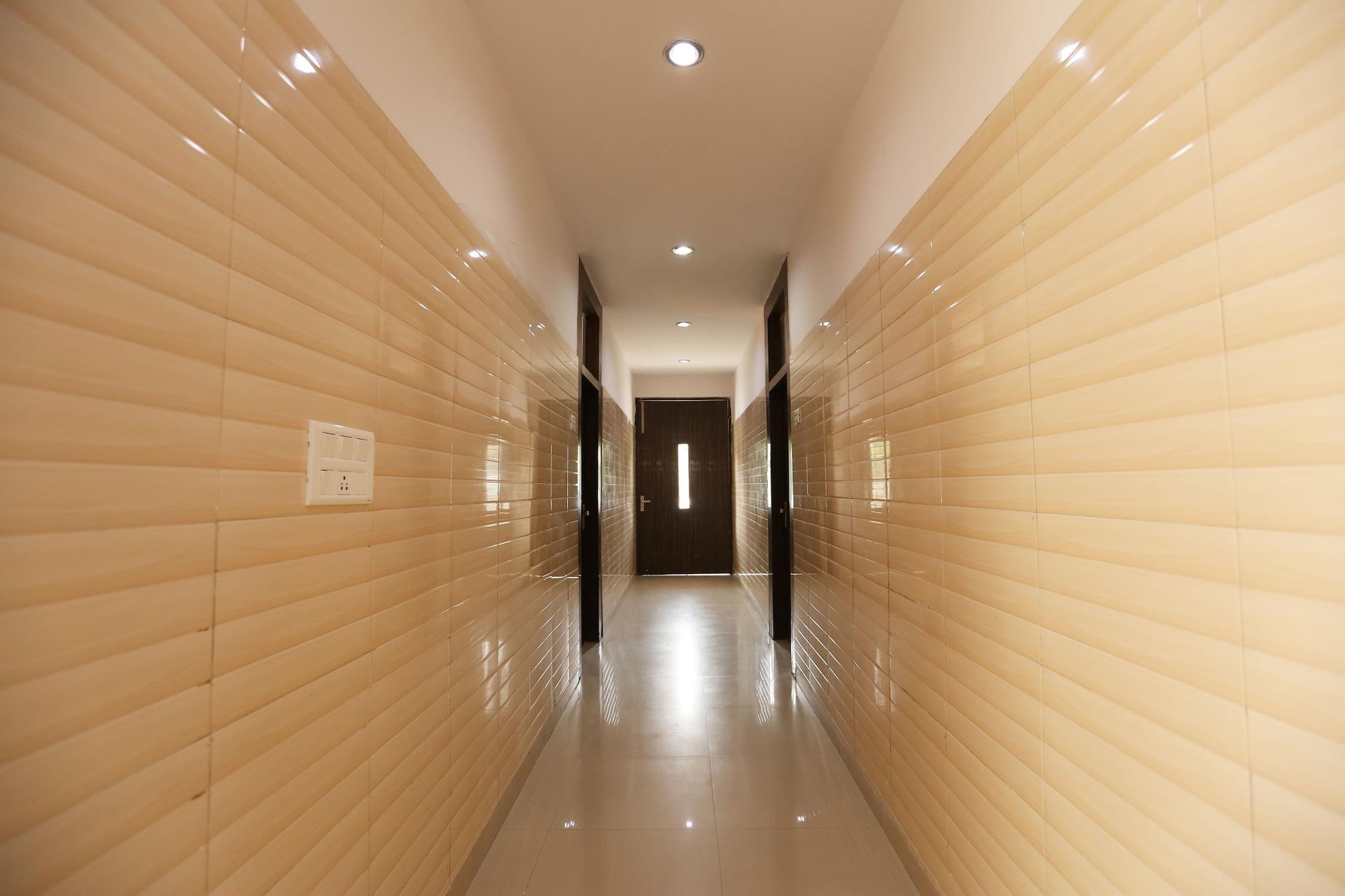 Varios Mint City Center Suites