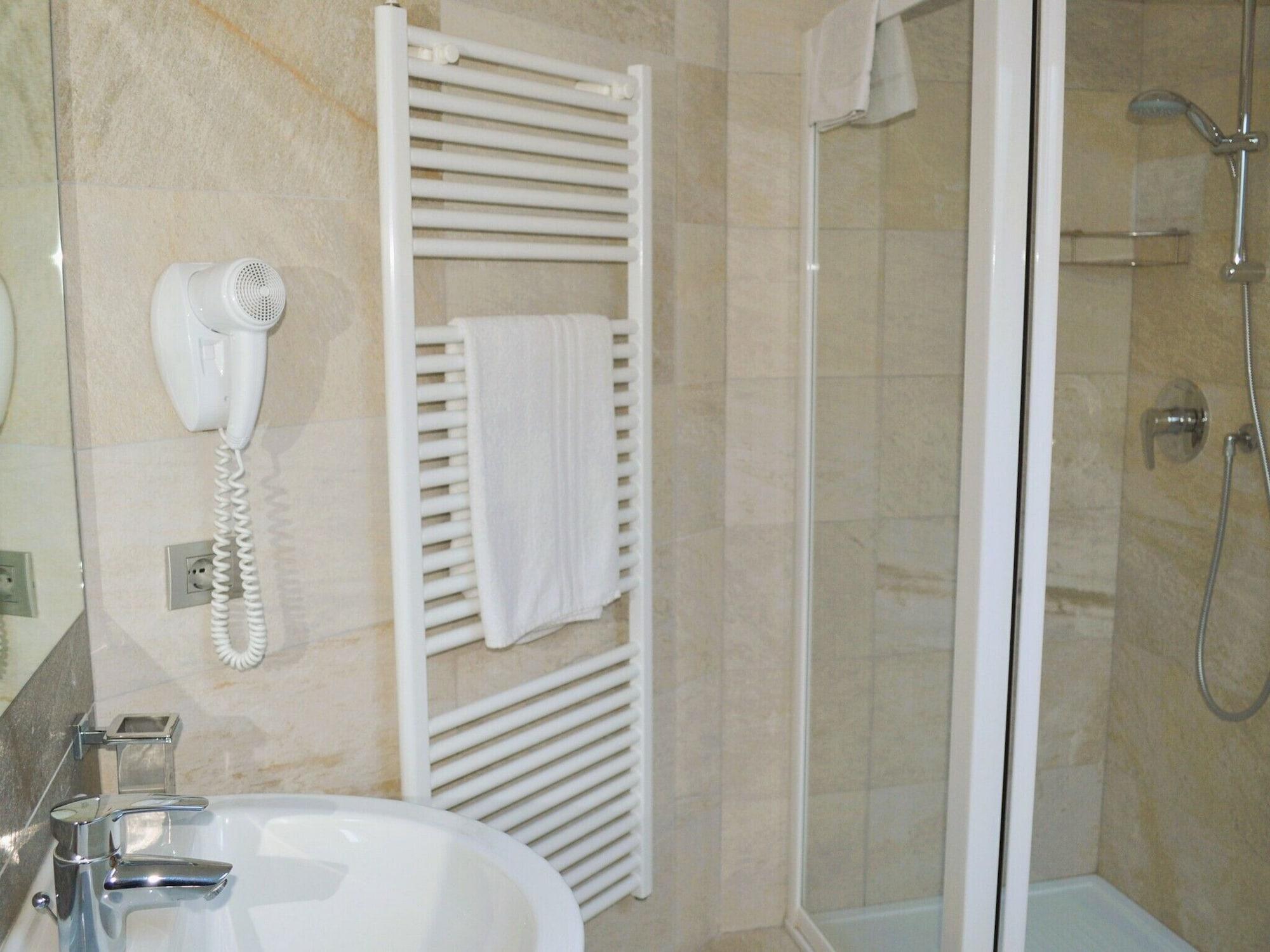 Equipamiento de Habitación Hotel Villa Regina