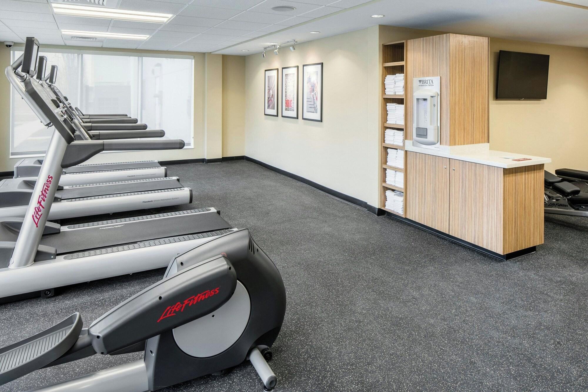 Gimnasio Towneplace Suites Kansas City Airport