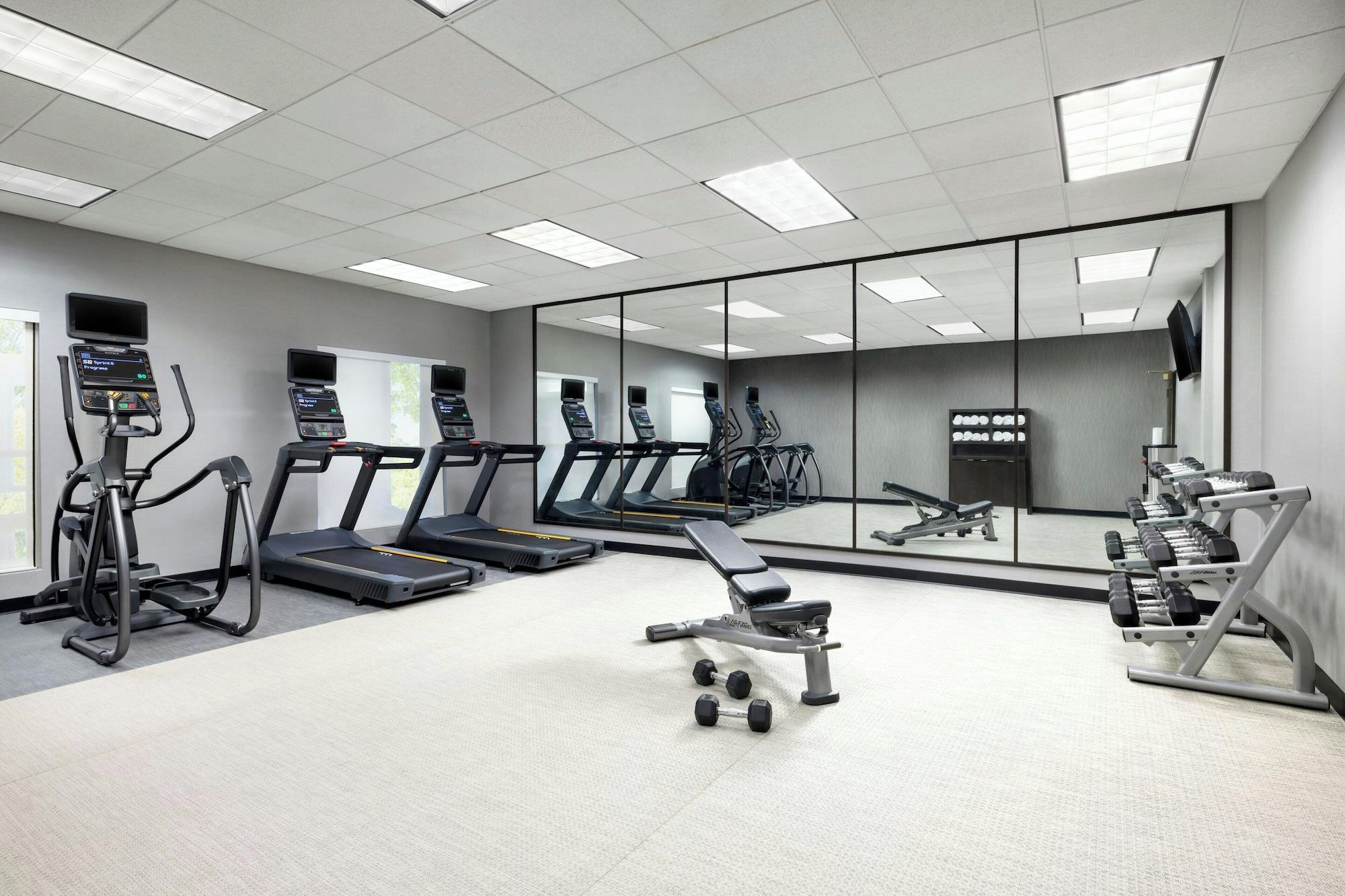Gimnasio Courtyard by Marriott Concord