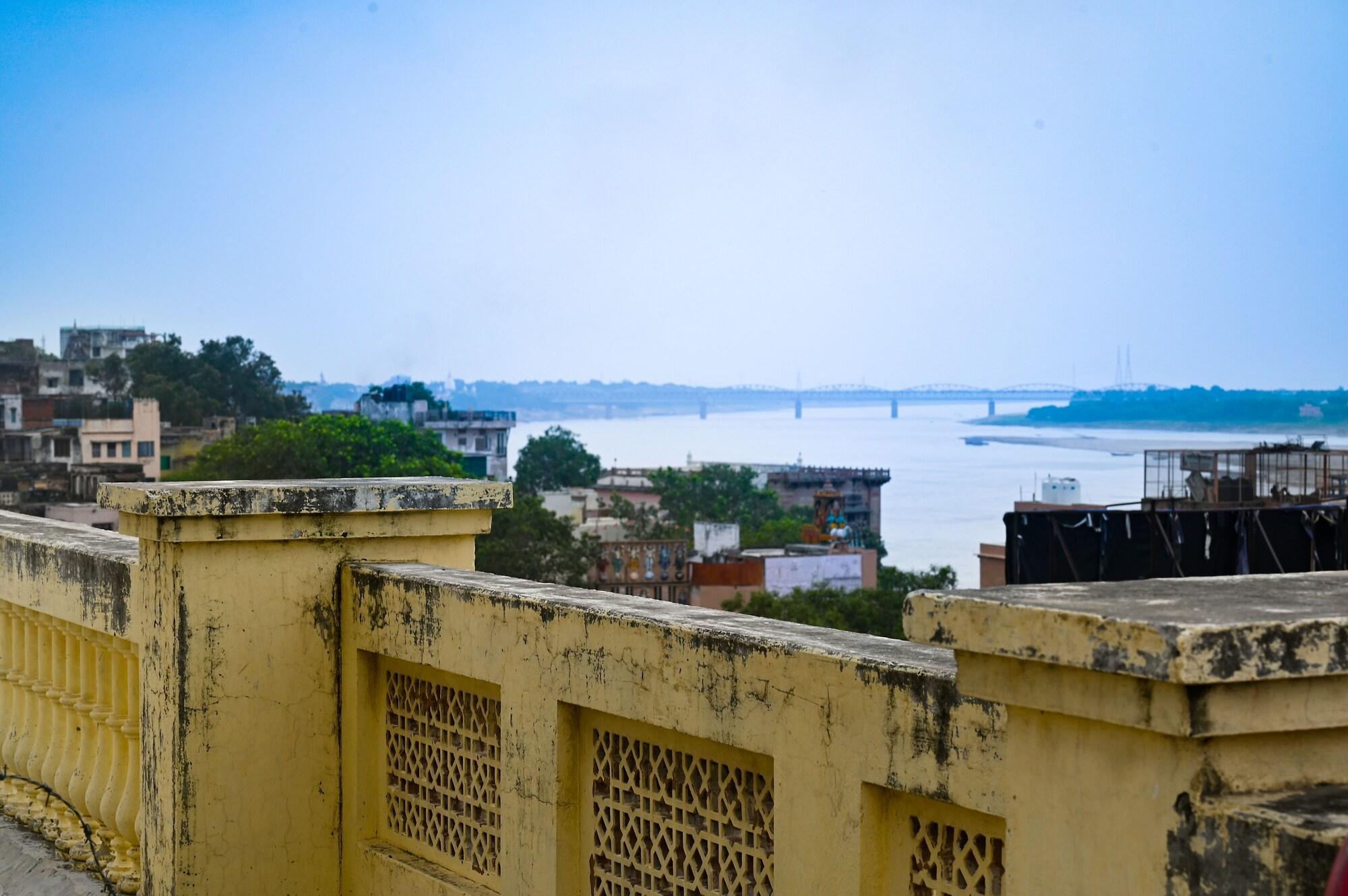 Varios Ganga Darshanam Guest House