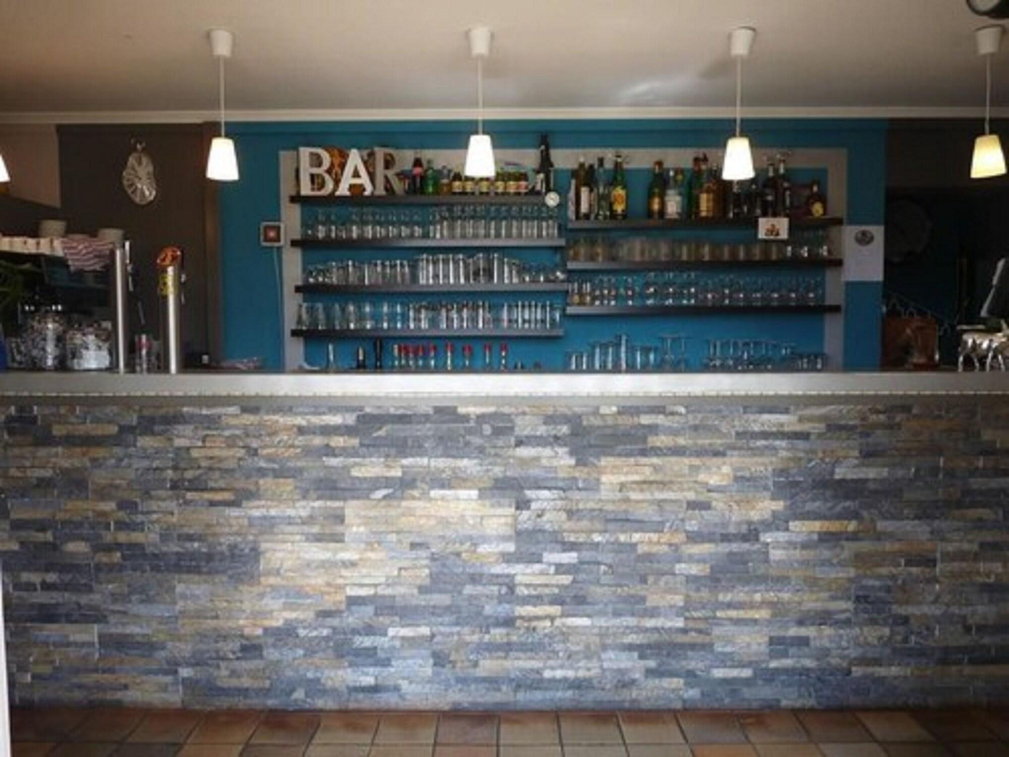Bar/Salón Hôtel Restaurant L'Horloge Gourmande
