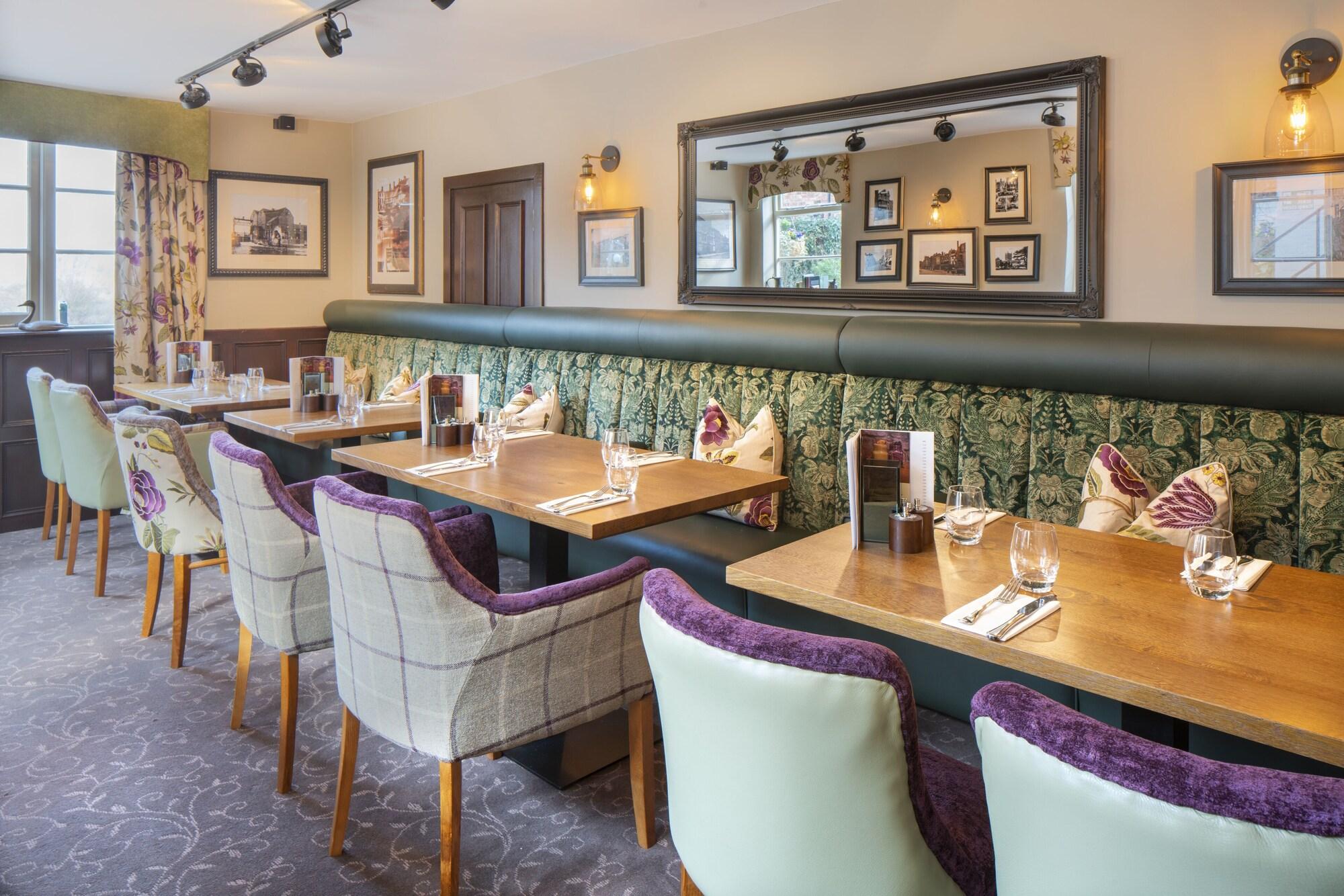 Restaurant The George Hotel, Amesbury, Wiltshire