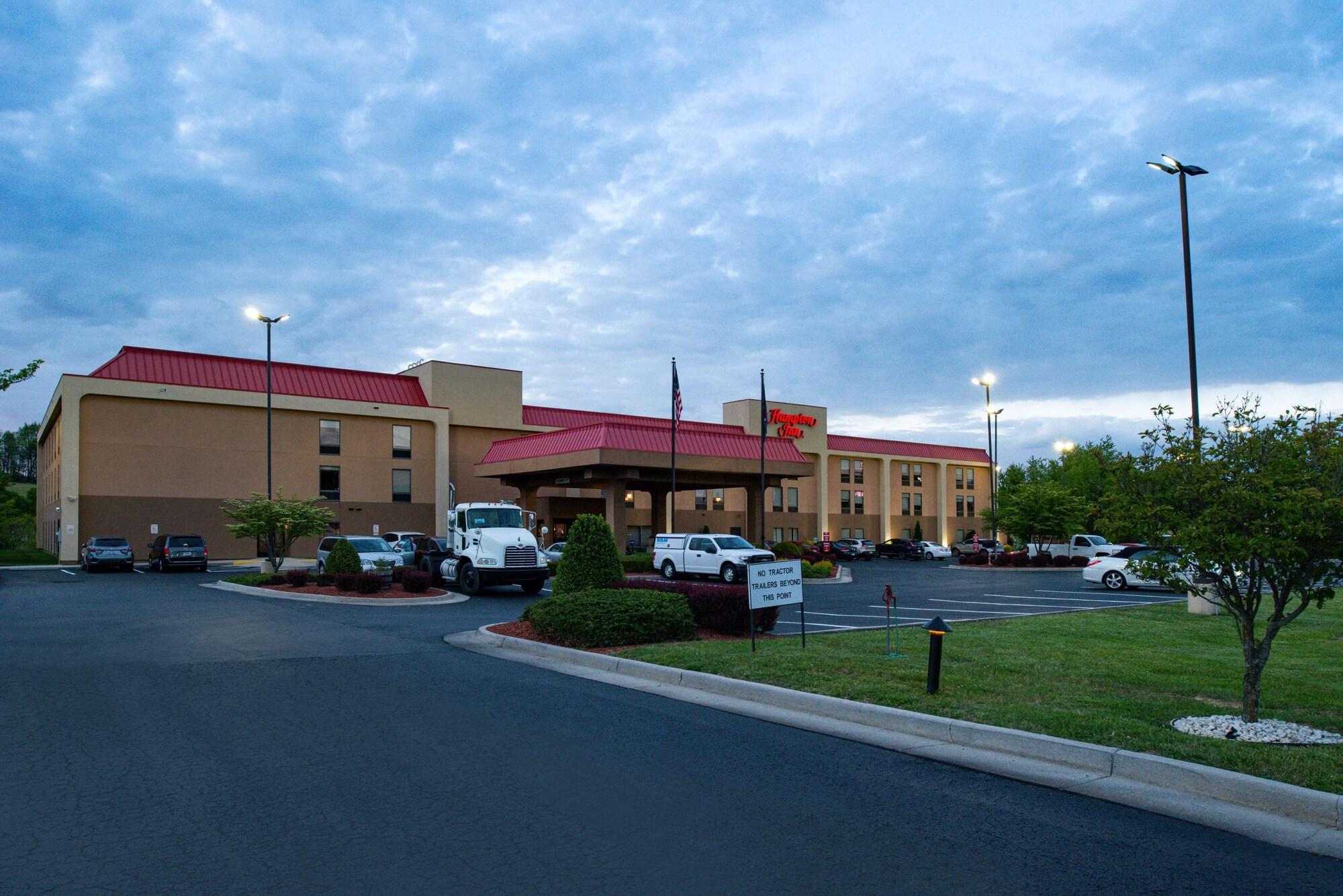 Vista Exterior Hampton Inn Wytheville