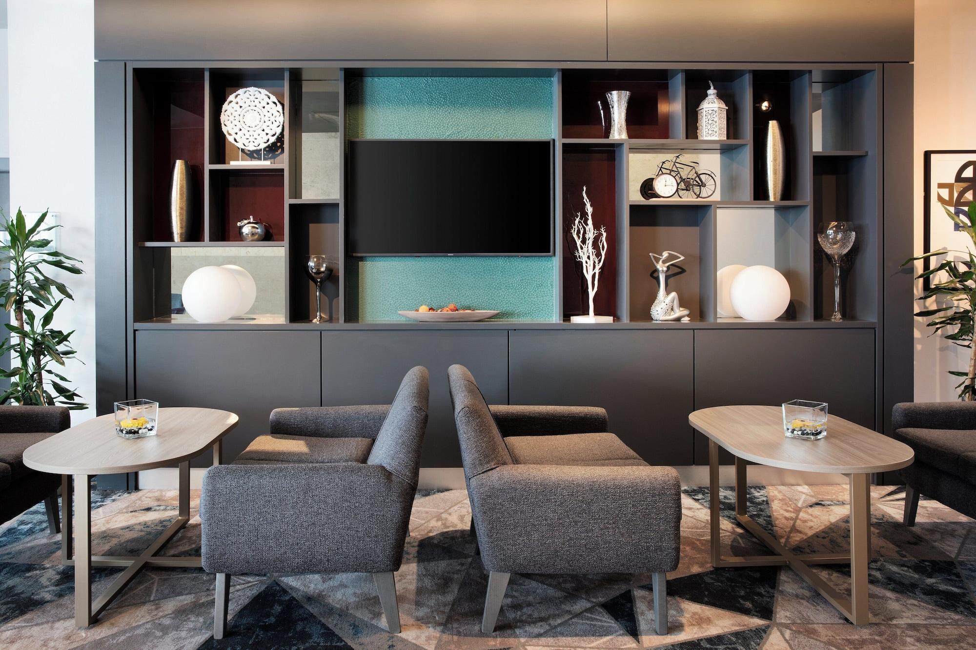 Vista Lobby Leonardo Hotel London Watford