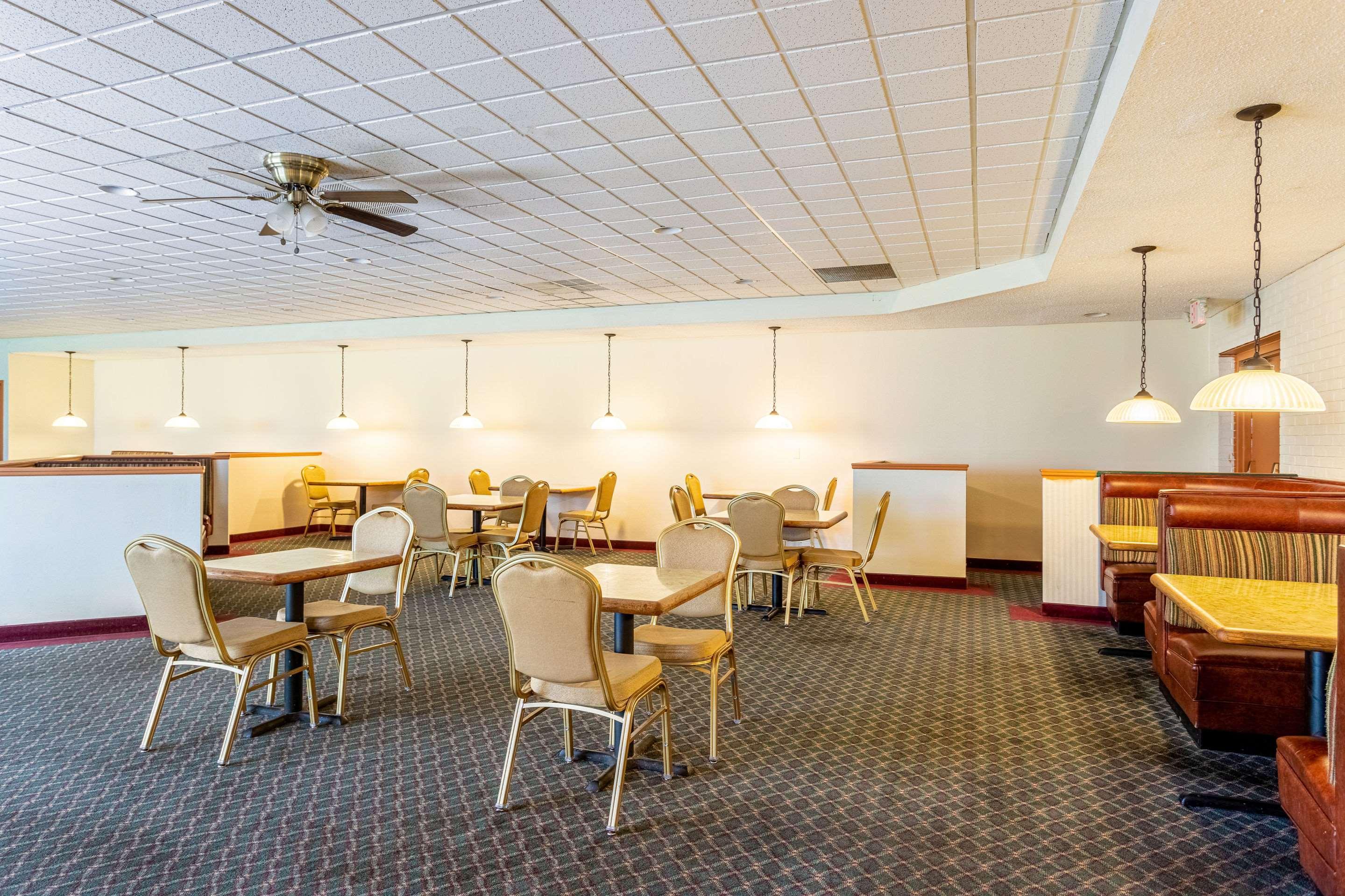 Restaurant Americas Best Value Inn Fredonia NY