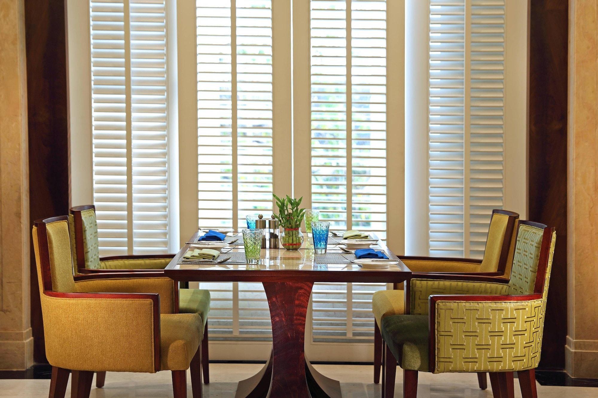 Restaurant Sheraton Grand Pune Bund Garden Hotel