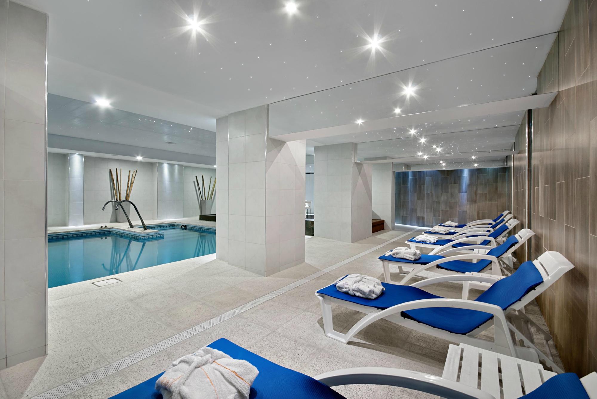 Vista Piscina Hotel Tronador