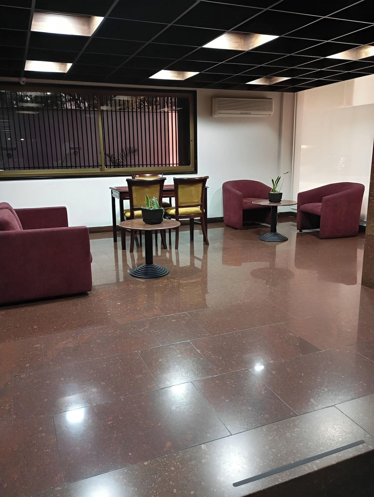Vista Lobby Hotel Cuarta Avenida
