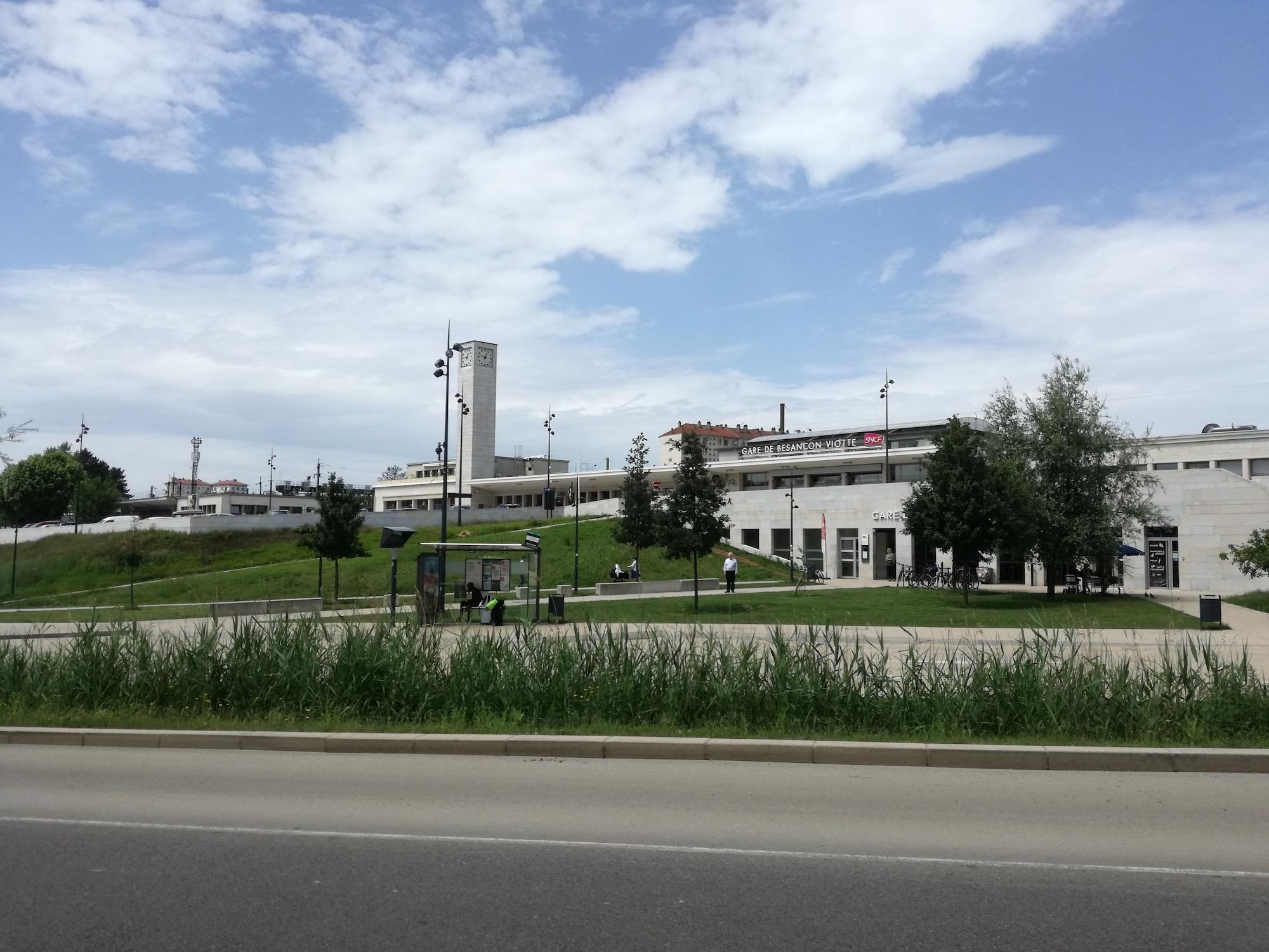 Vista Exterior ibis budget Besancon Centre Gare