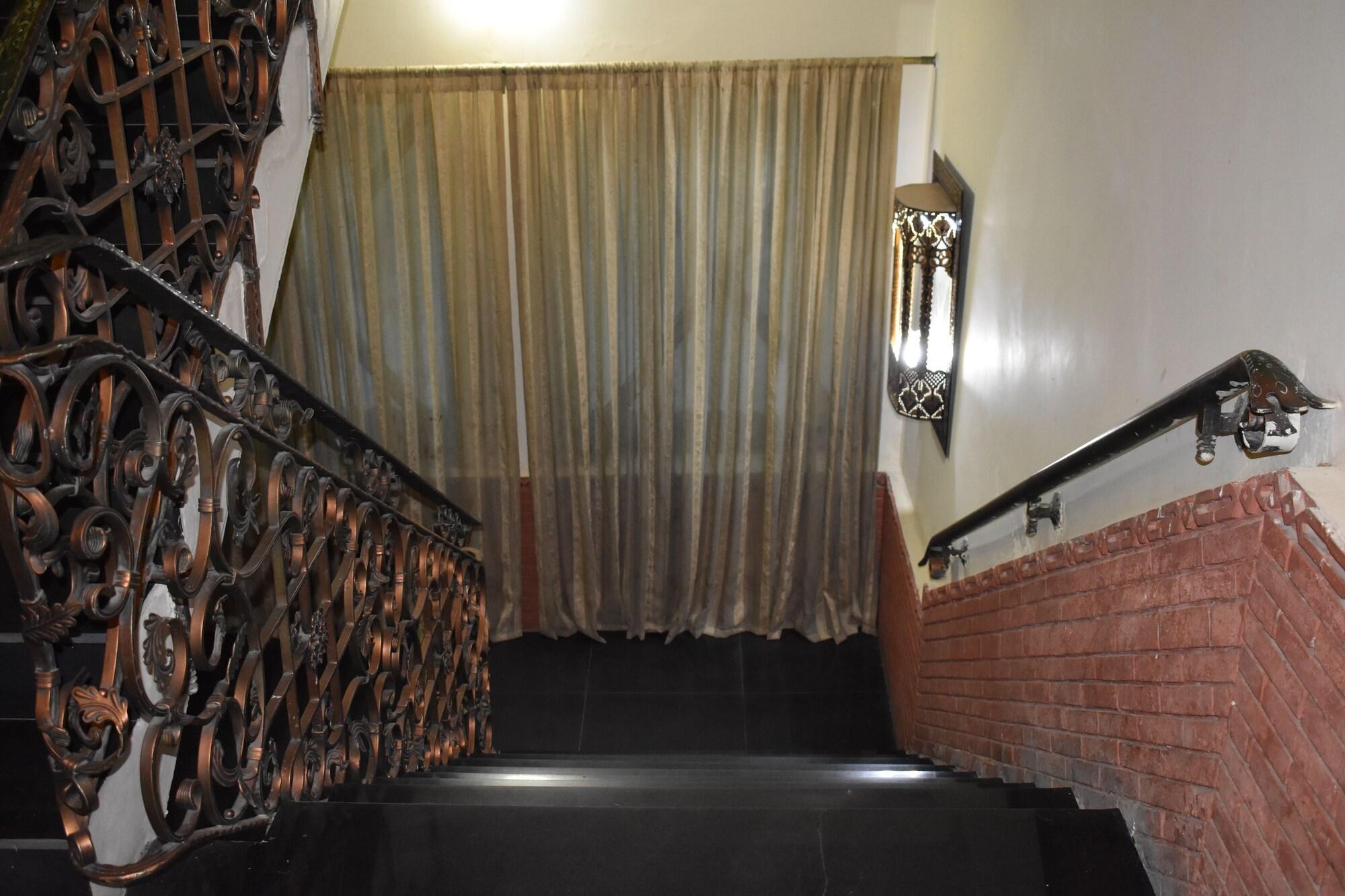 Vista Exterior Undrah Inn Hotel