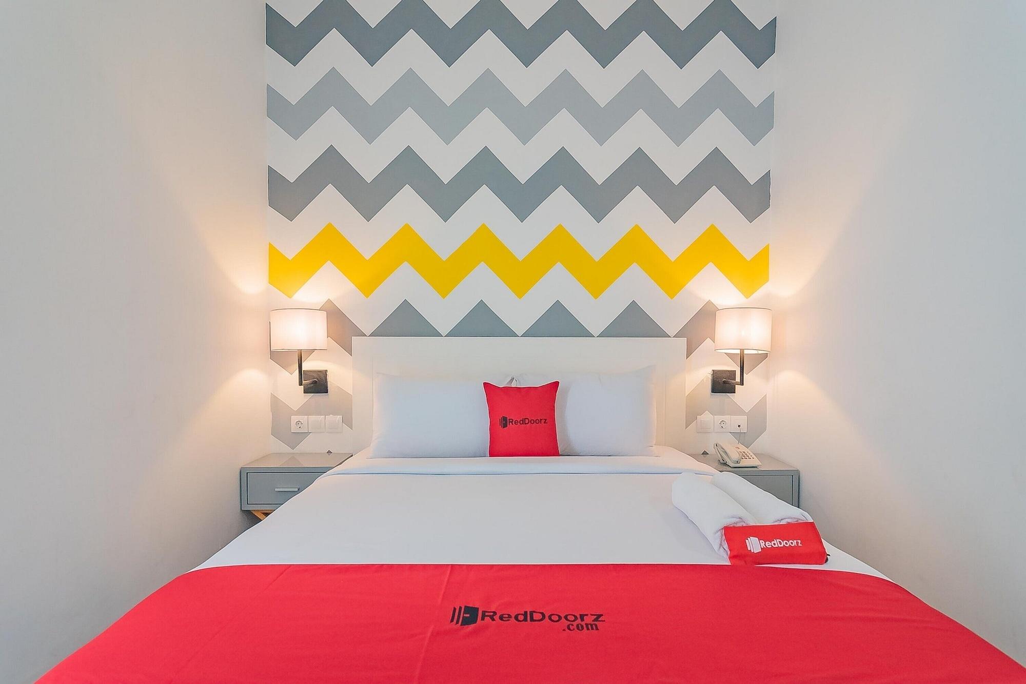 Varios RedDoorz Premium @ Hotel Hebat