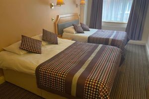 Alojamiento - Parkside International Hotel
