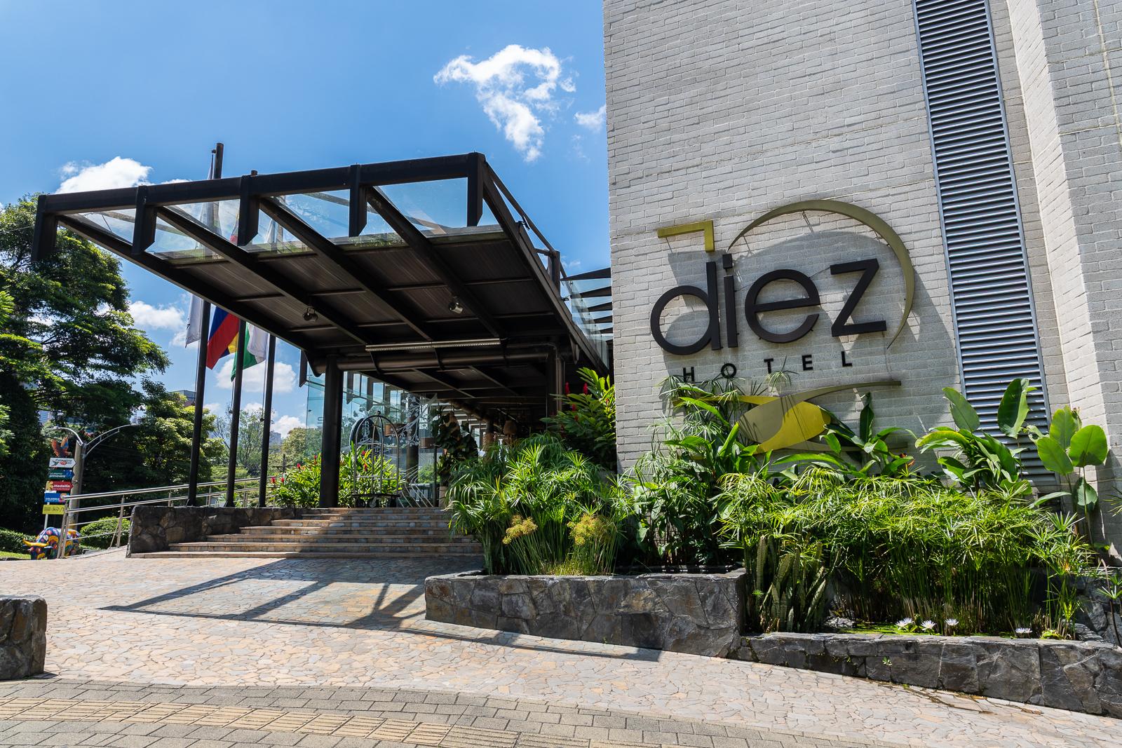 Vista Exterior Diez Hotel Categoria