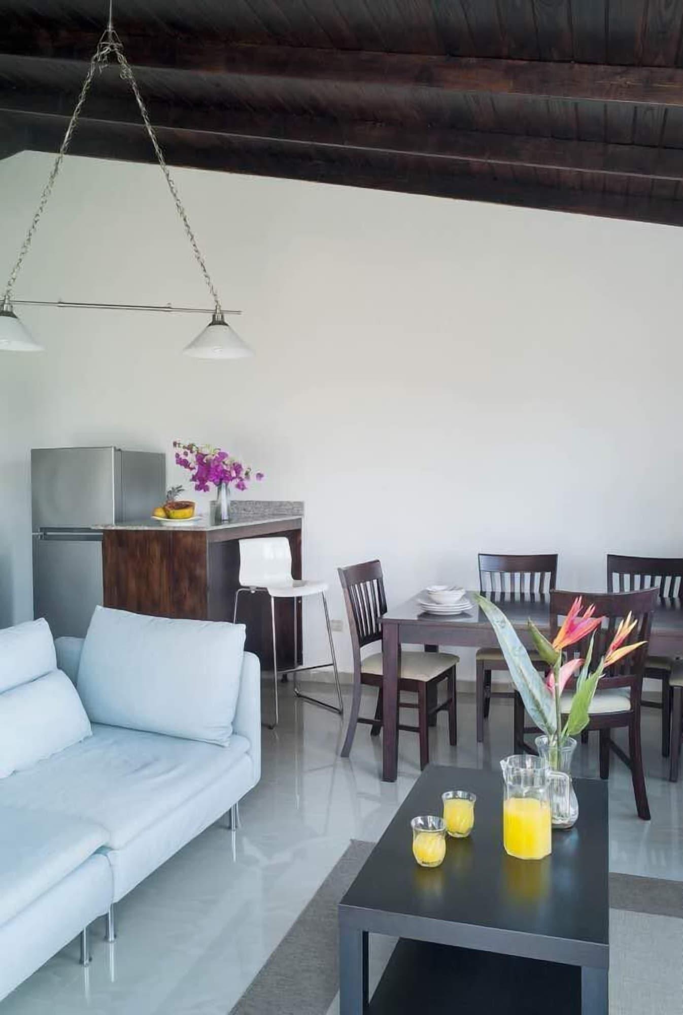 Vista Lobby The Vue Apartment Hotel