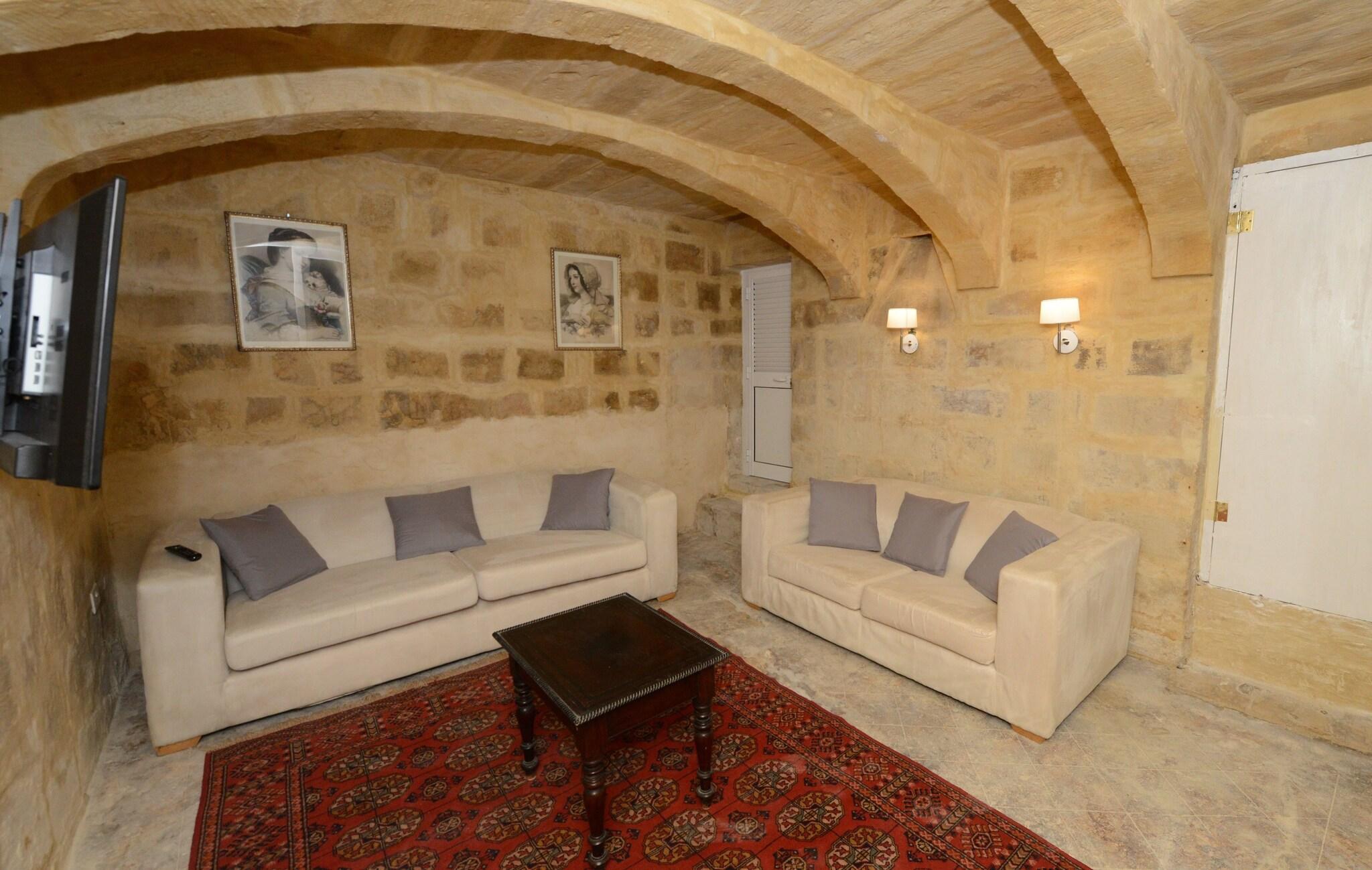 Vista Lobby Paulos Valletta