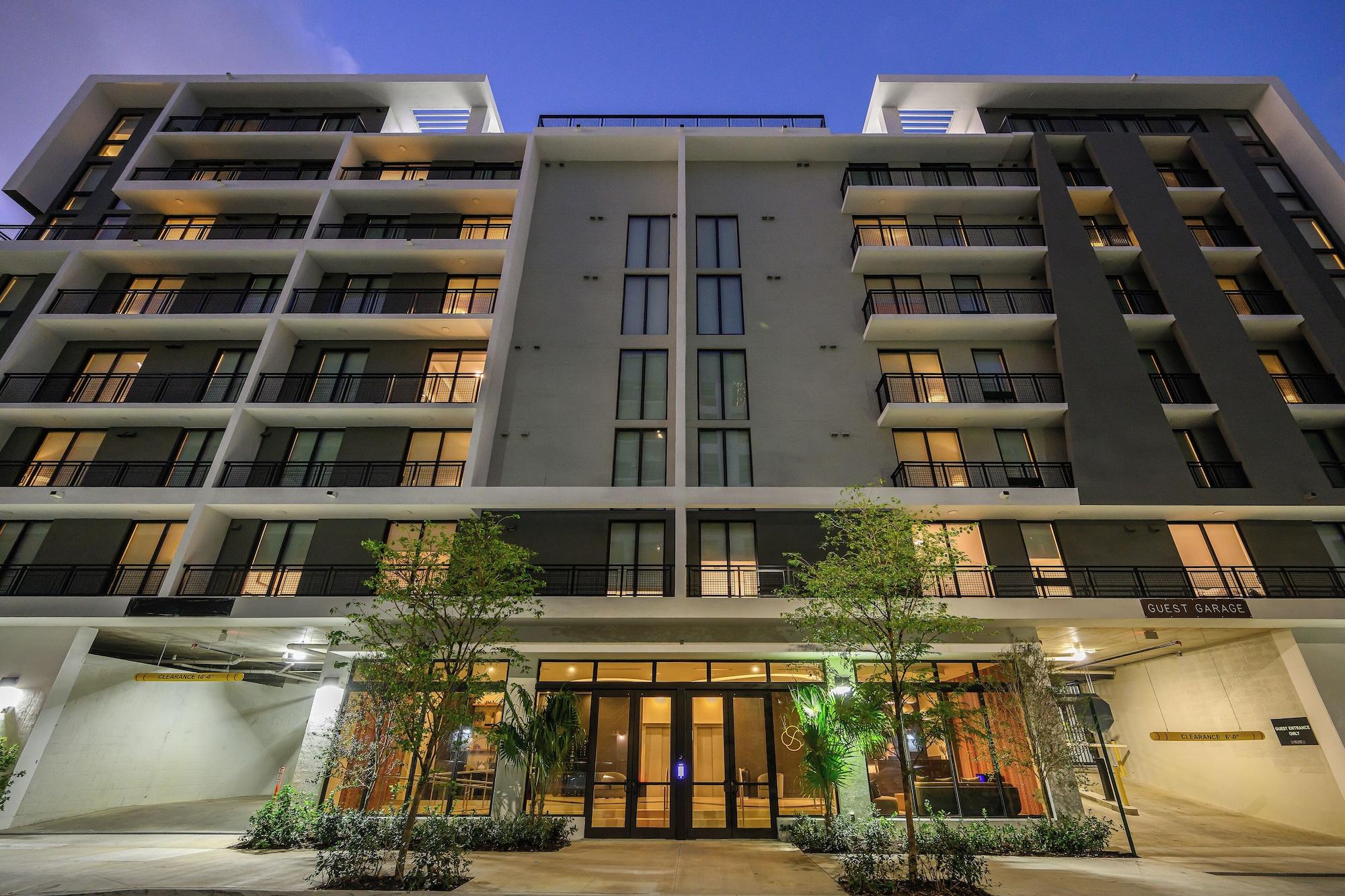 Vista Exterior Sense28 Edgewater, an AvantStay Hotel