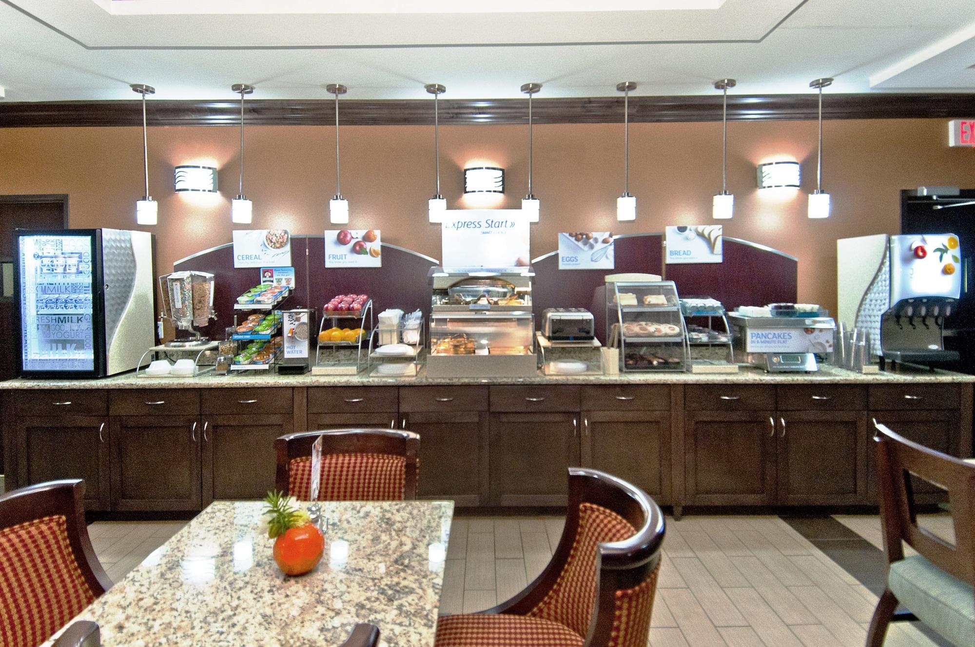 Restaurant Holiday Inn Express & Suites San Antonio SE By At&t Center by IHG