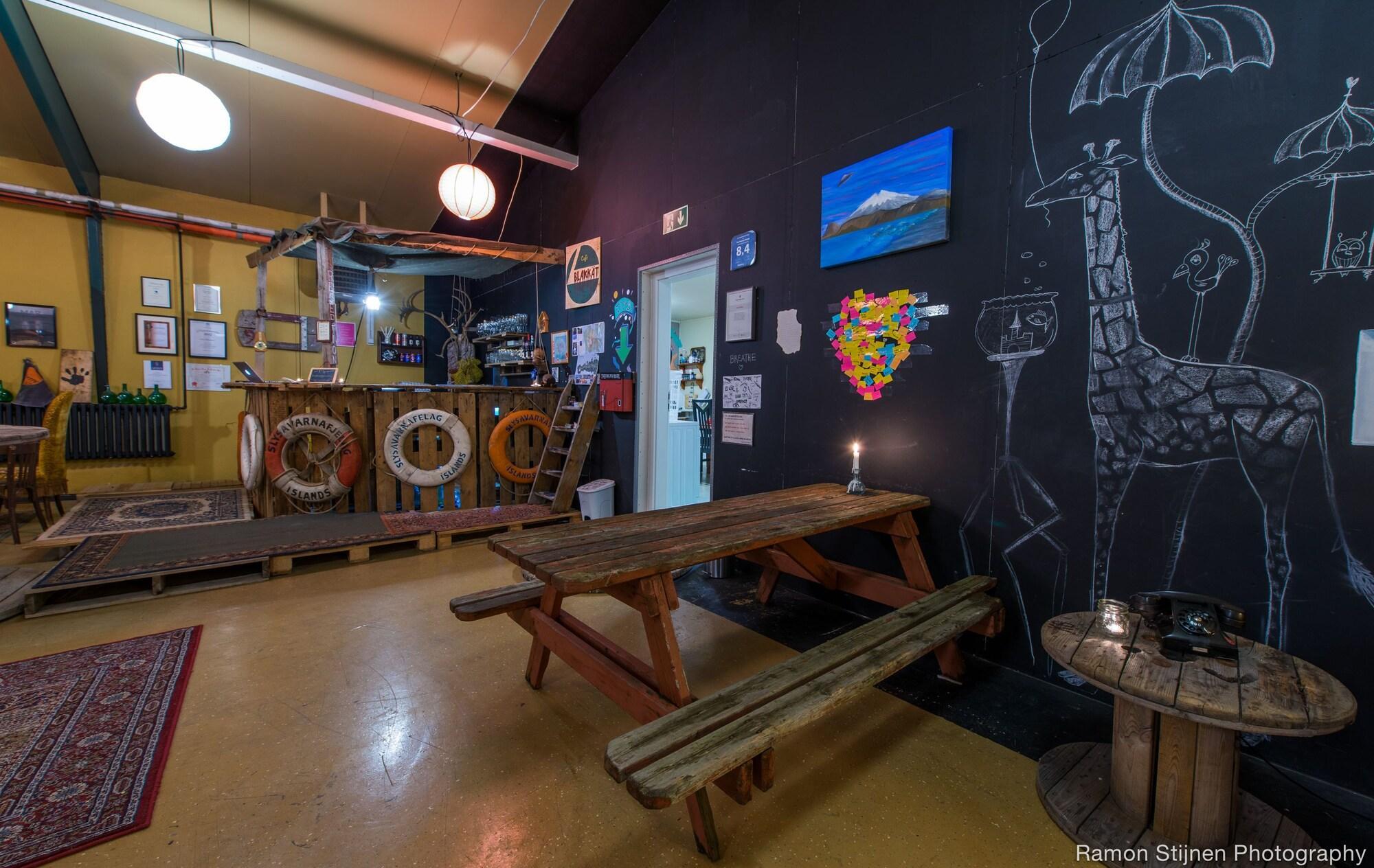 Restaurant The Freezer Hostel & Culture Center