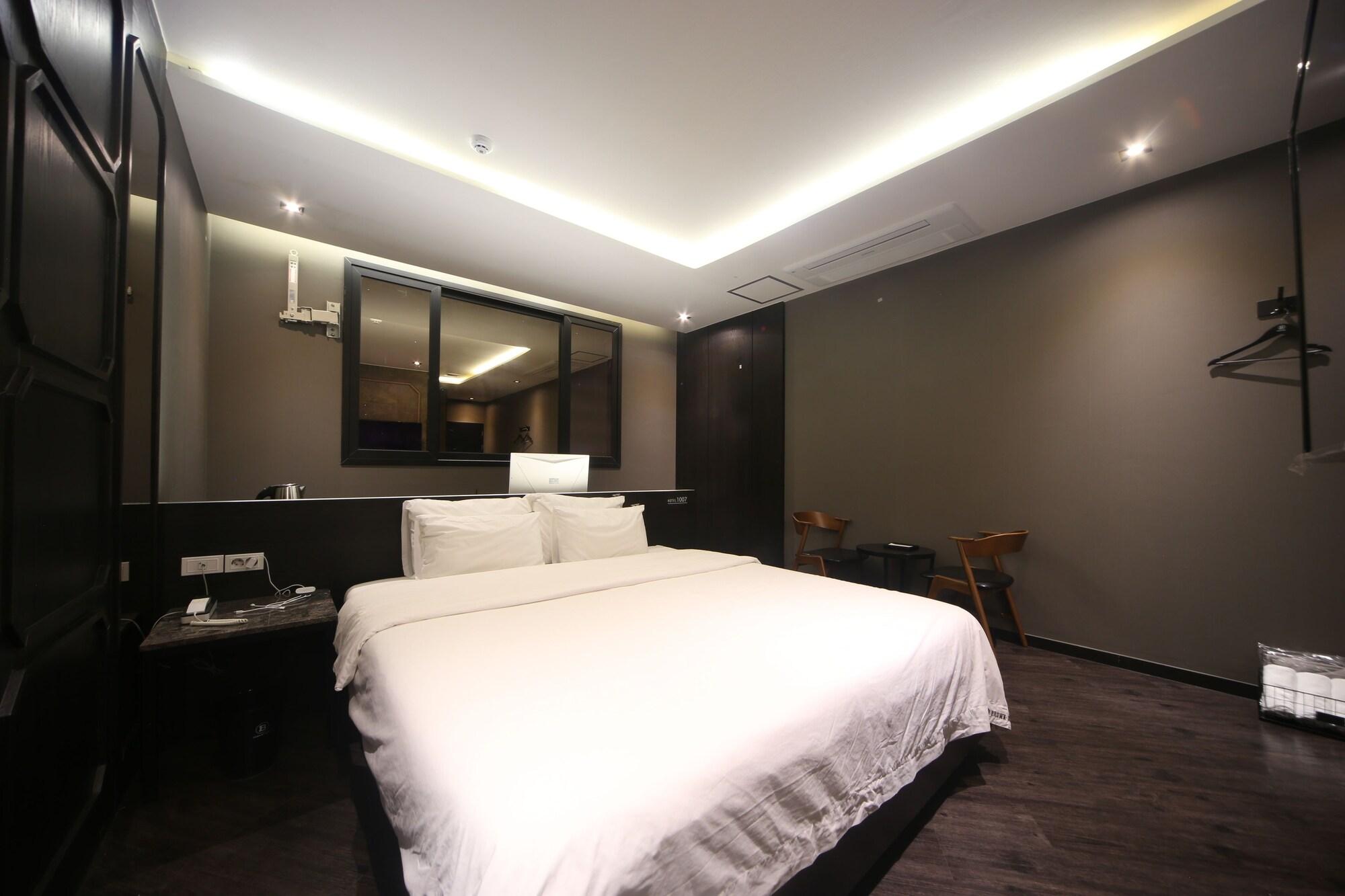 Habitación Brown Dot Hotel Beomil