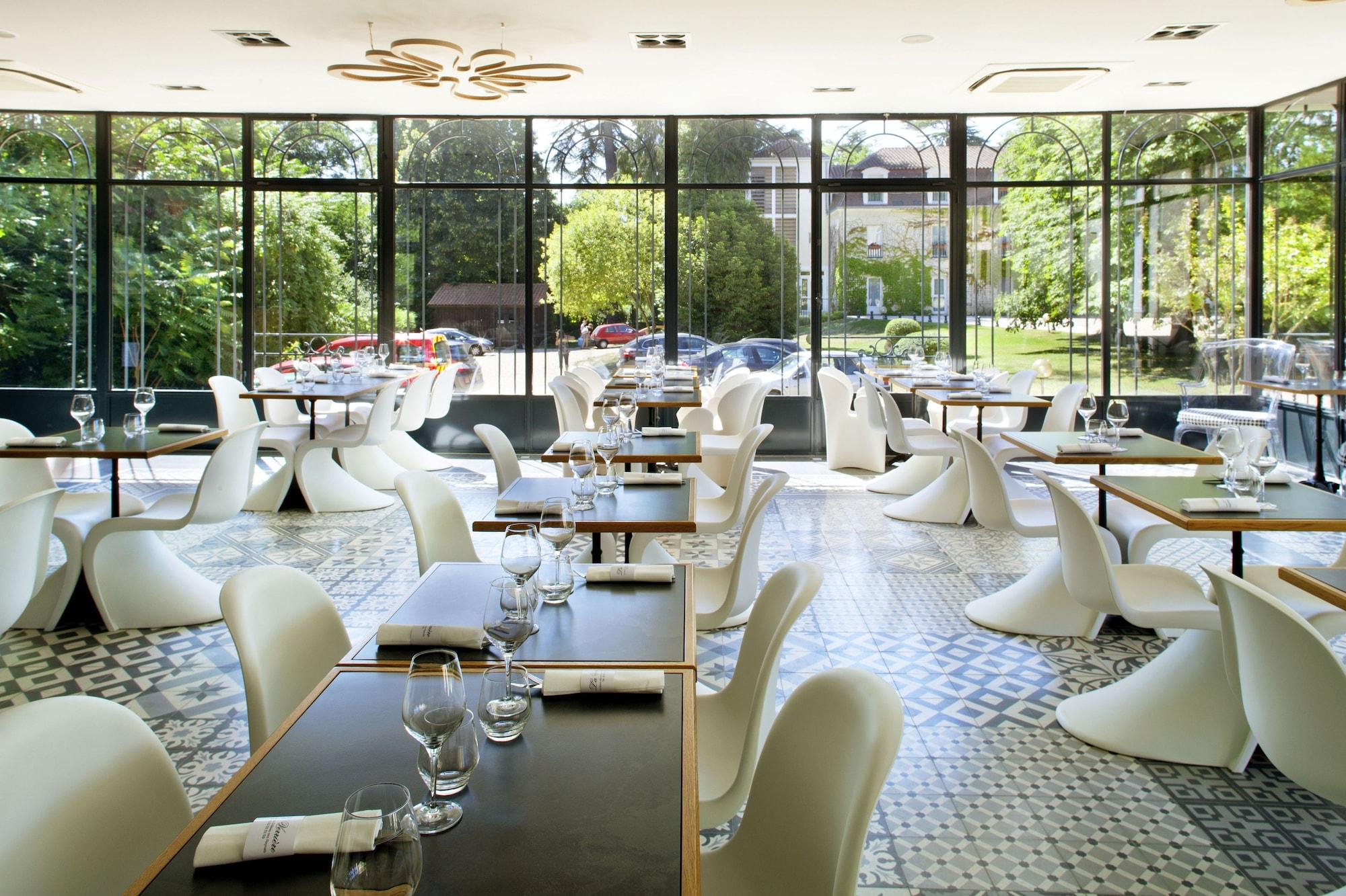 Restaurant L'Orangerie du Chateau des Reynats