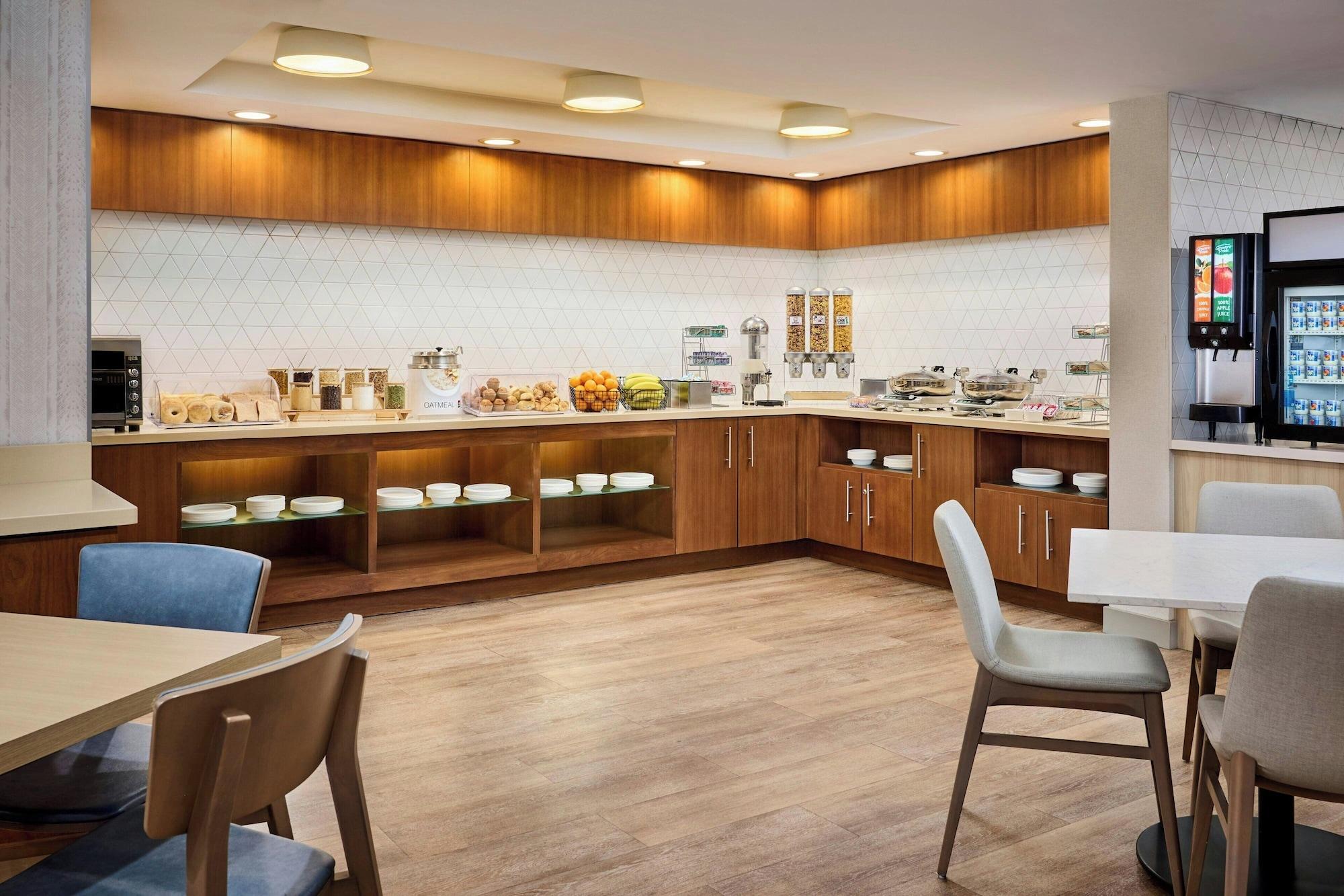 Restaurant TownePlace Suites by Marriott Mississauga-Arpt Corp Ctr
